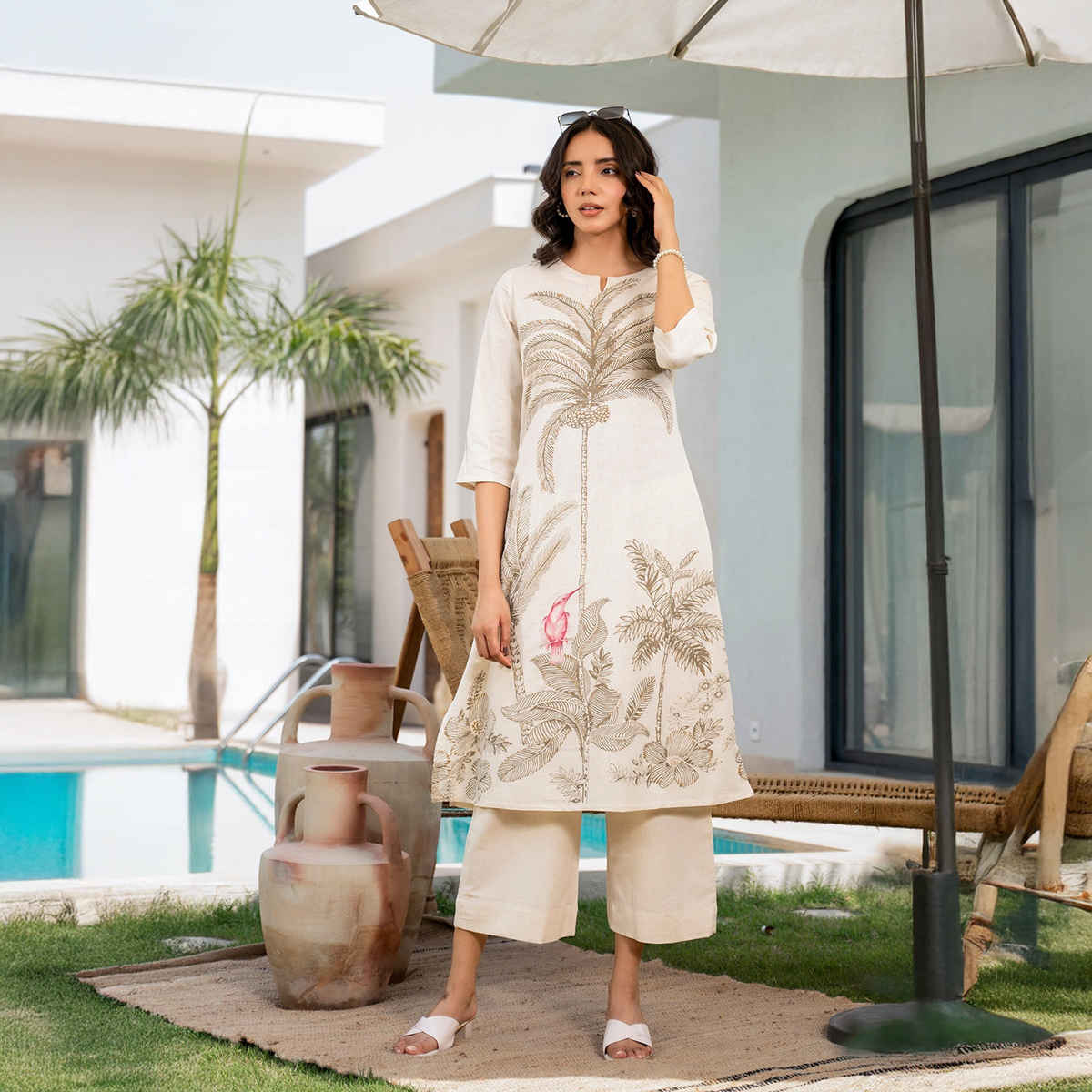 Divena Women s Offwhite Floral Printed Cotton A-Line Fit Kurta Pant Set | DBK1365 | S