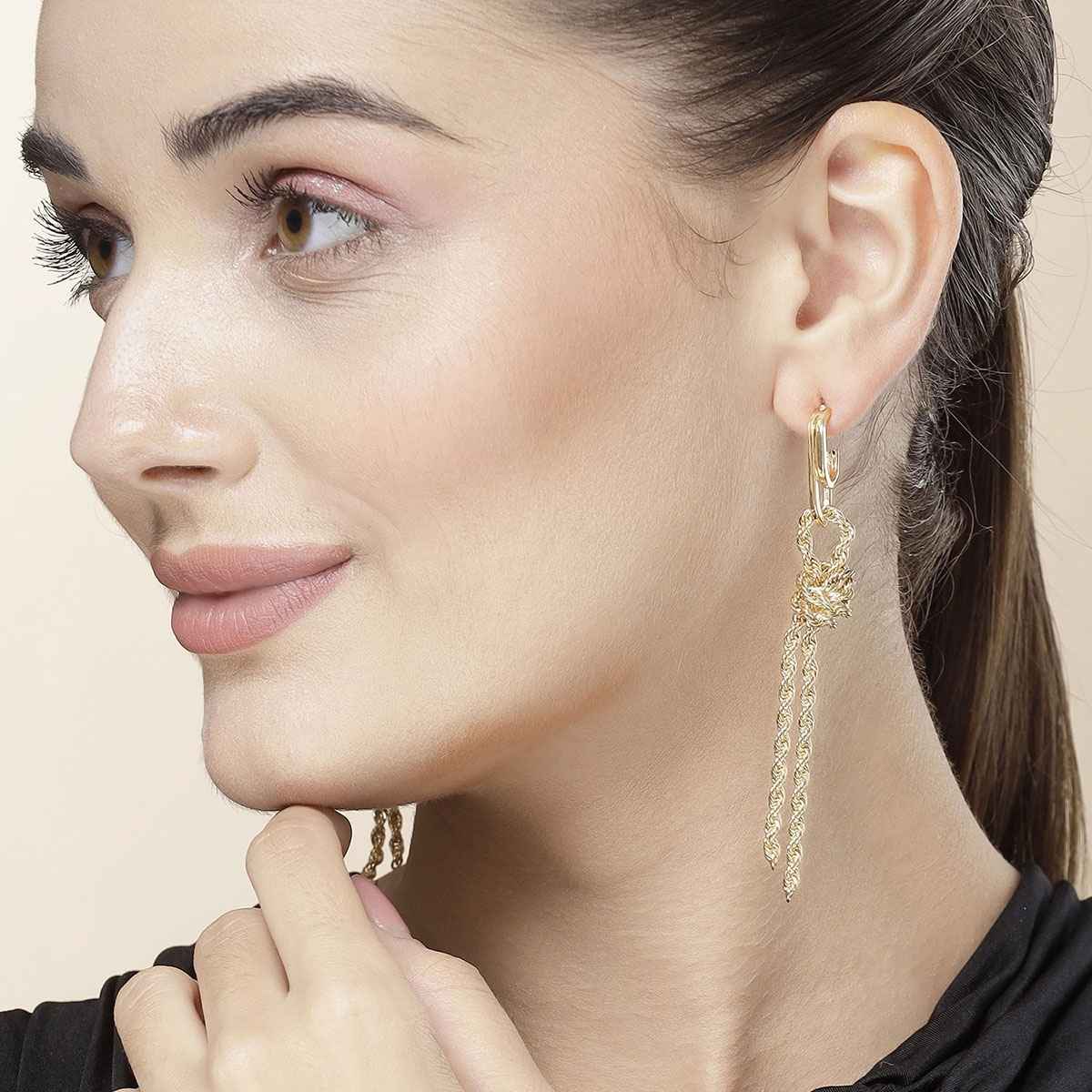 Karatcart Women's Dangle Earrings Gold One Size | 33038923