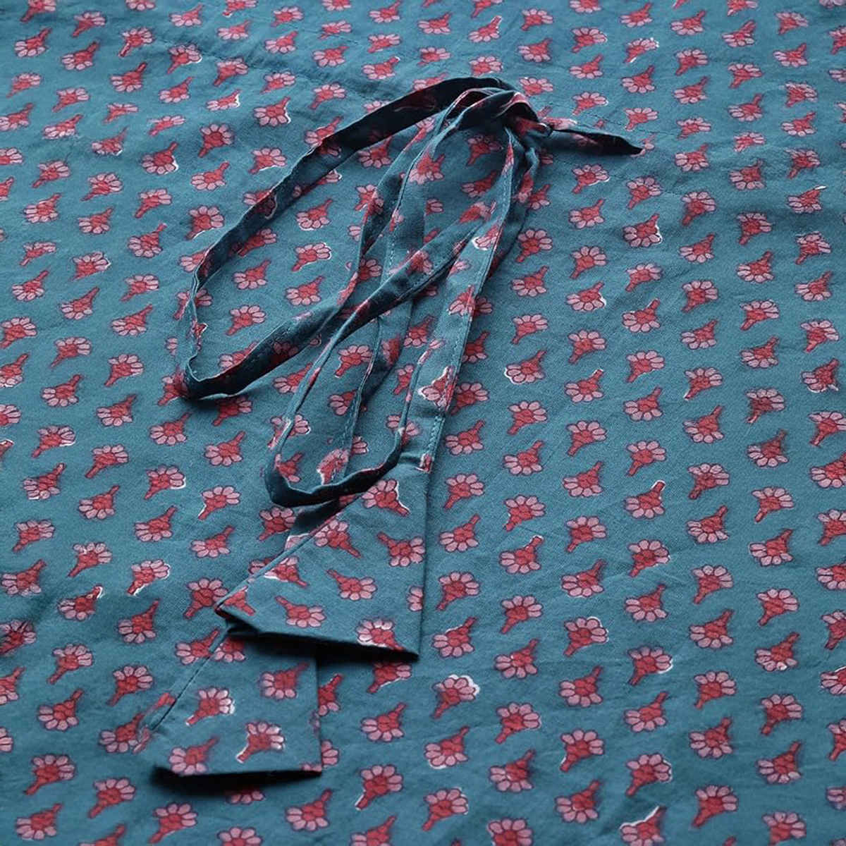 Libas Women Blue Kaftan Night Suit With Blue Pyjamas With Both Side Pocked - 50037L