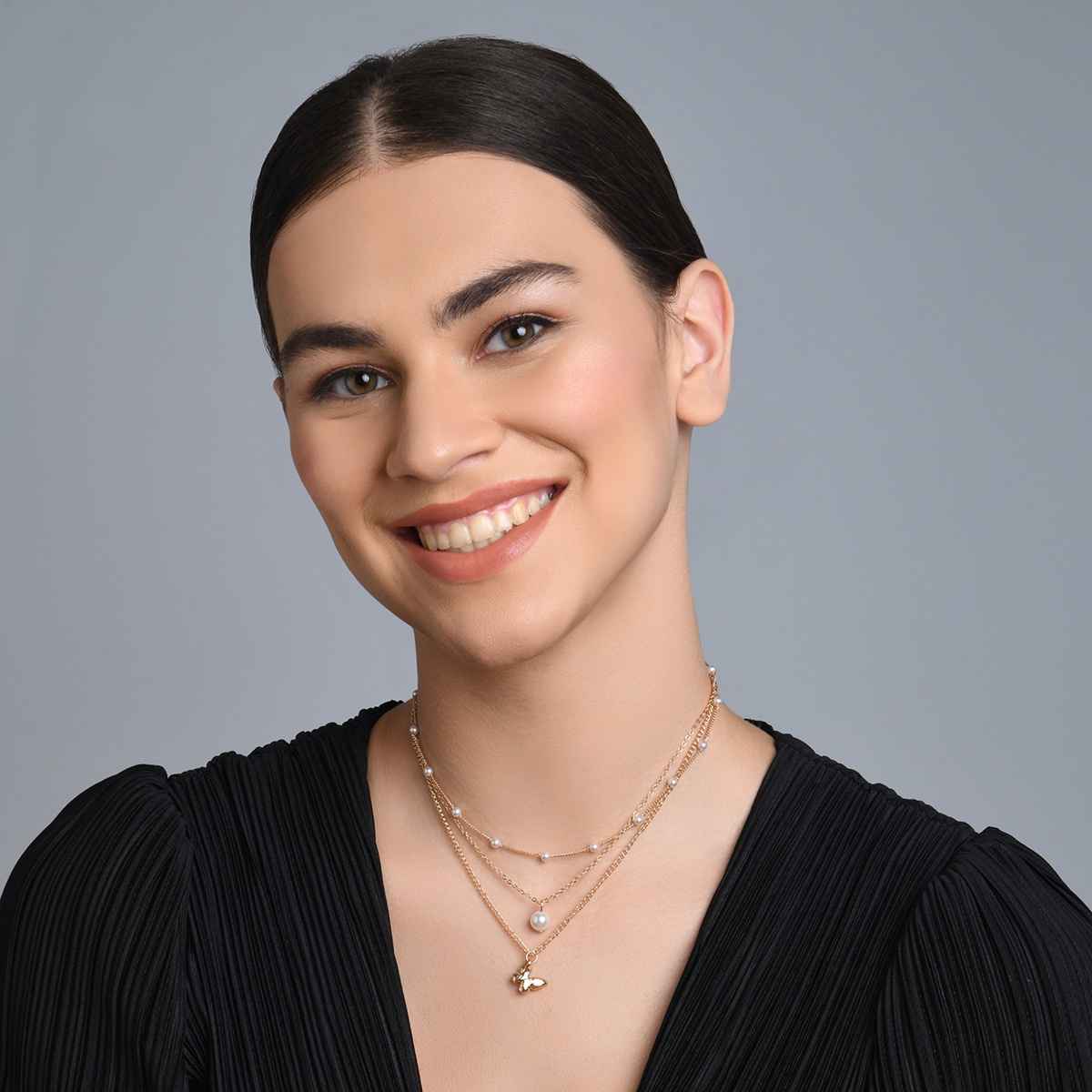 Toniq Flutter Pearl 3 Layered Necklace