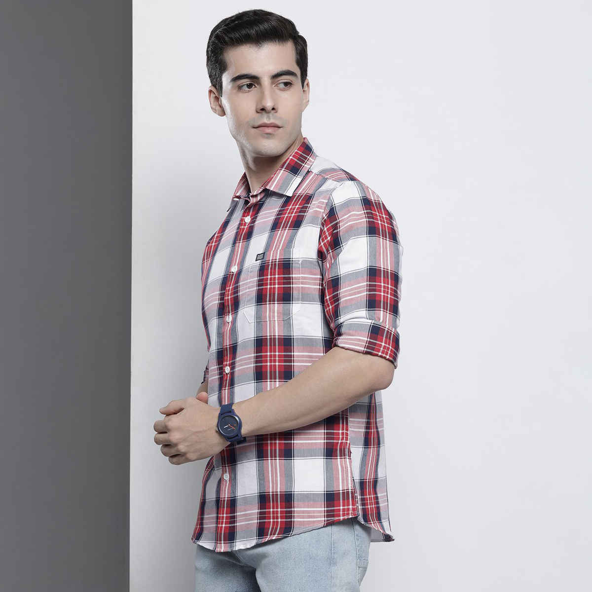 The Indian Garage Co Men's Regular Fit Checkered Casual Shirt | Red - L