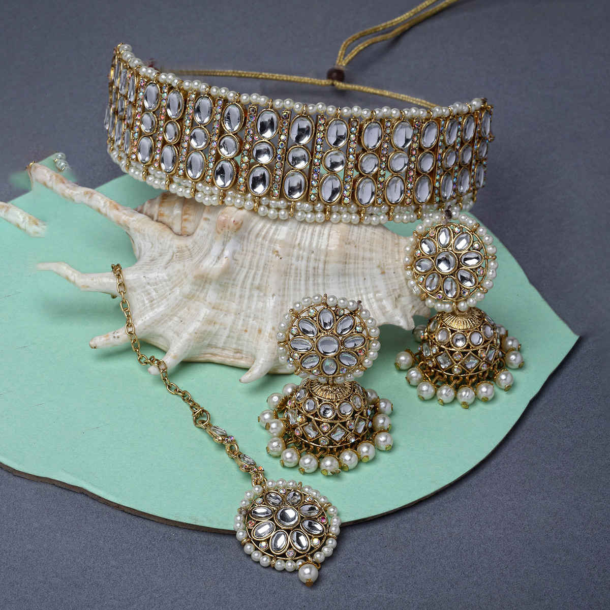 Sukkhi Traditionally Gold Plated White Kundan & Beads Studded Collar Necklace Set