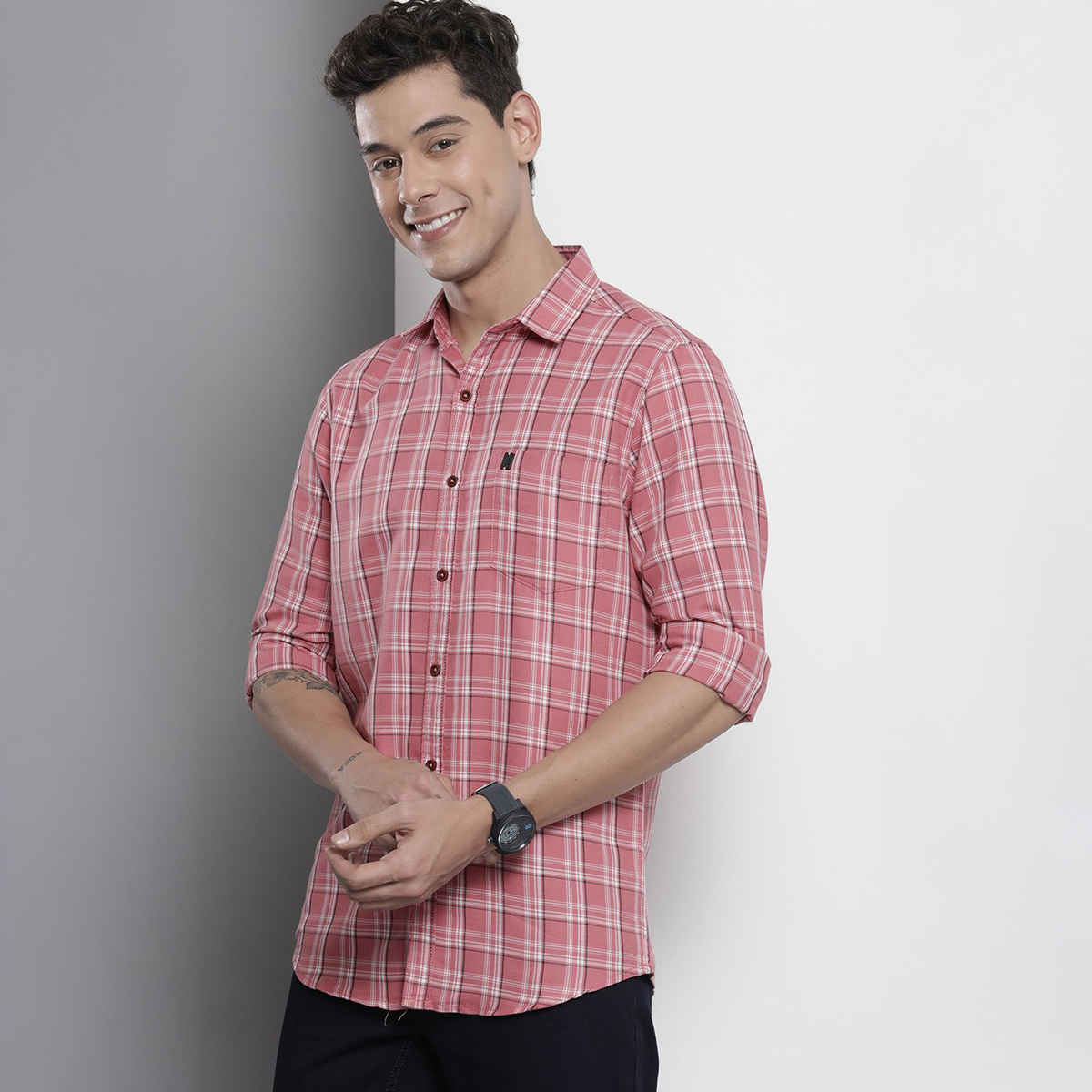 The Indian Garage Co Men's Regular Fit Checkered Casual Shirt | Pink - L