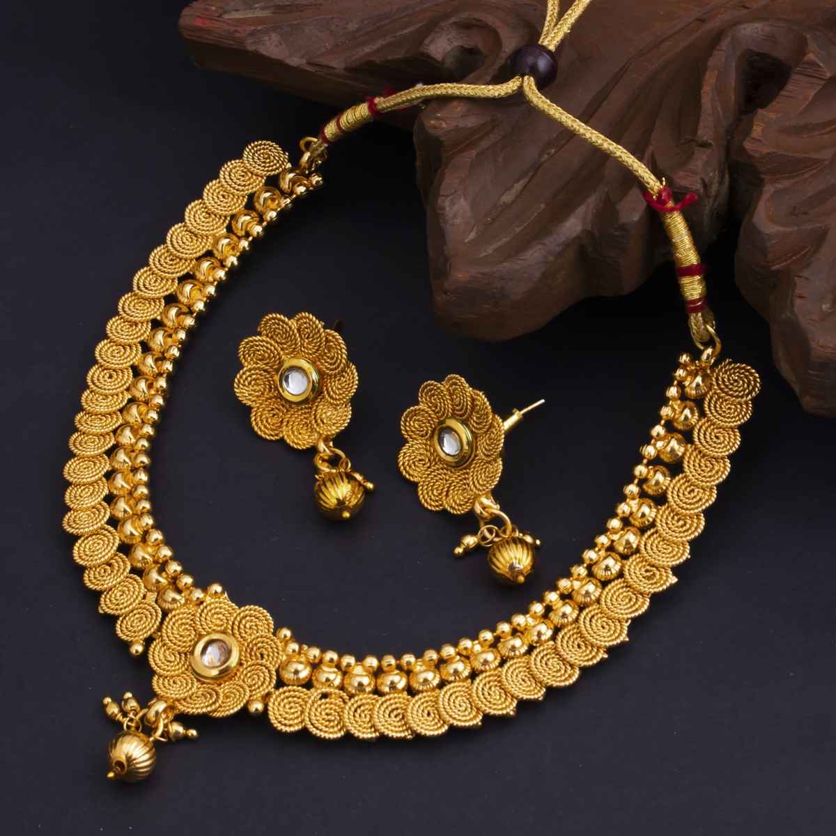 Sukkhi Floral Gold Plated Kundan Choker Necklace Set For Women