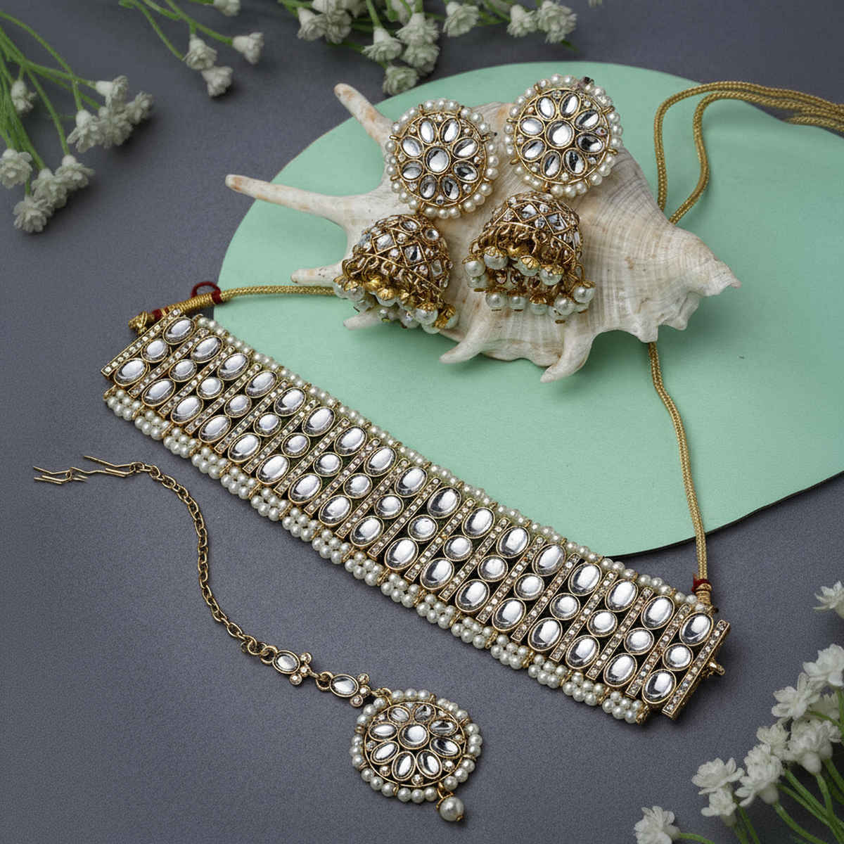 Sukkhi Traditionally Gold Plated White Kundan & Beads Studded Collar Necklace Set