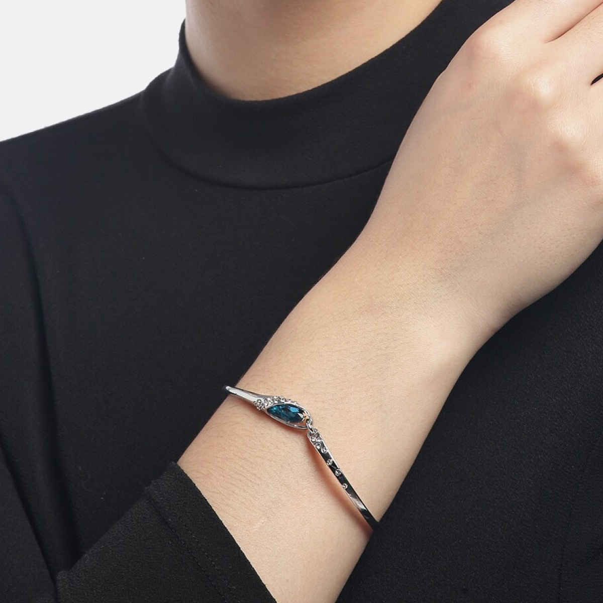 YouBella Women's Fashion Jewellery Combo of Crystal Party Wear Necklace Set with Earrings &Bracelet