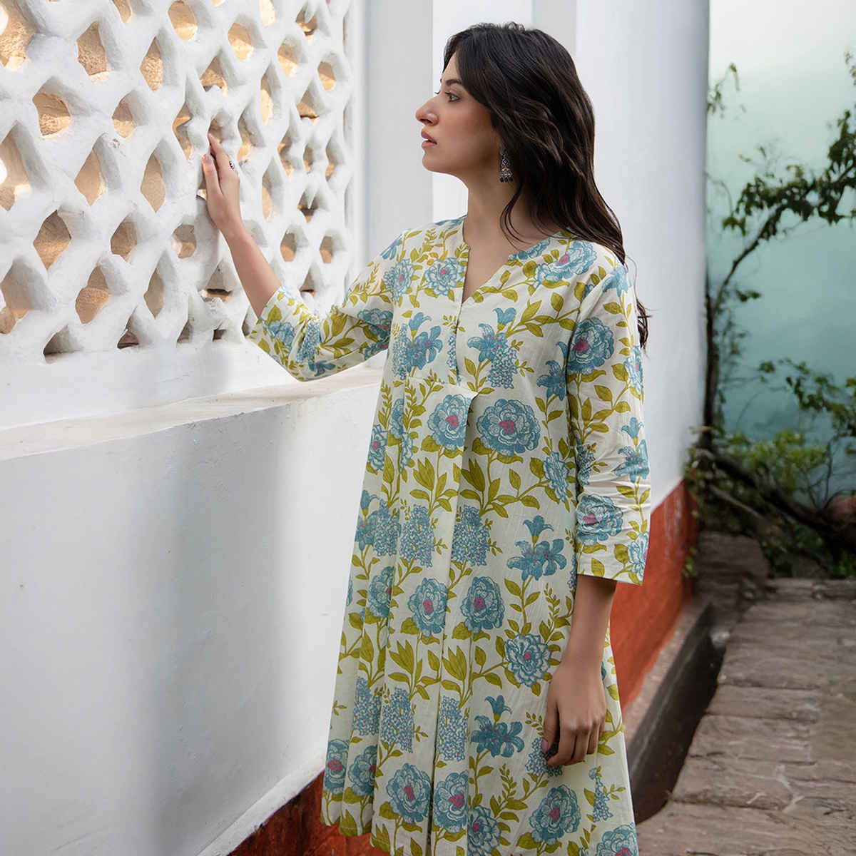 Janasya Women's Off White Pure Cotton Floral Printed Regular Tunic | XL