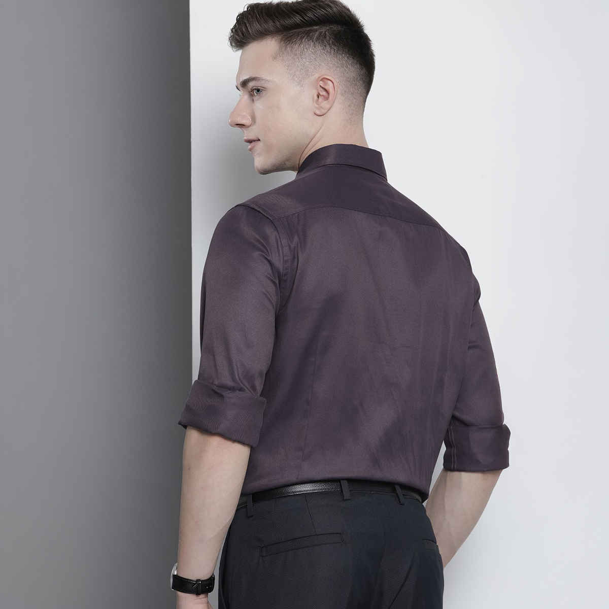 The Indian Garage Co Men's Slim Fit Solid Formal Shirt | Purple - M