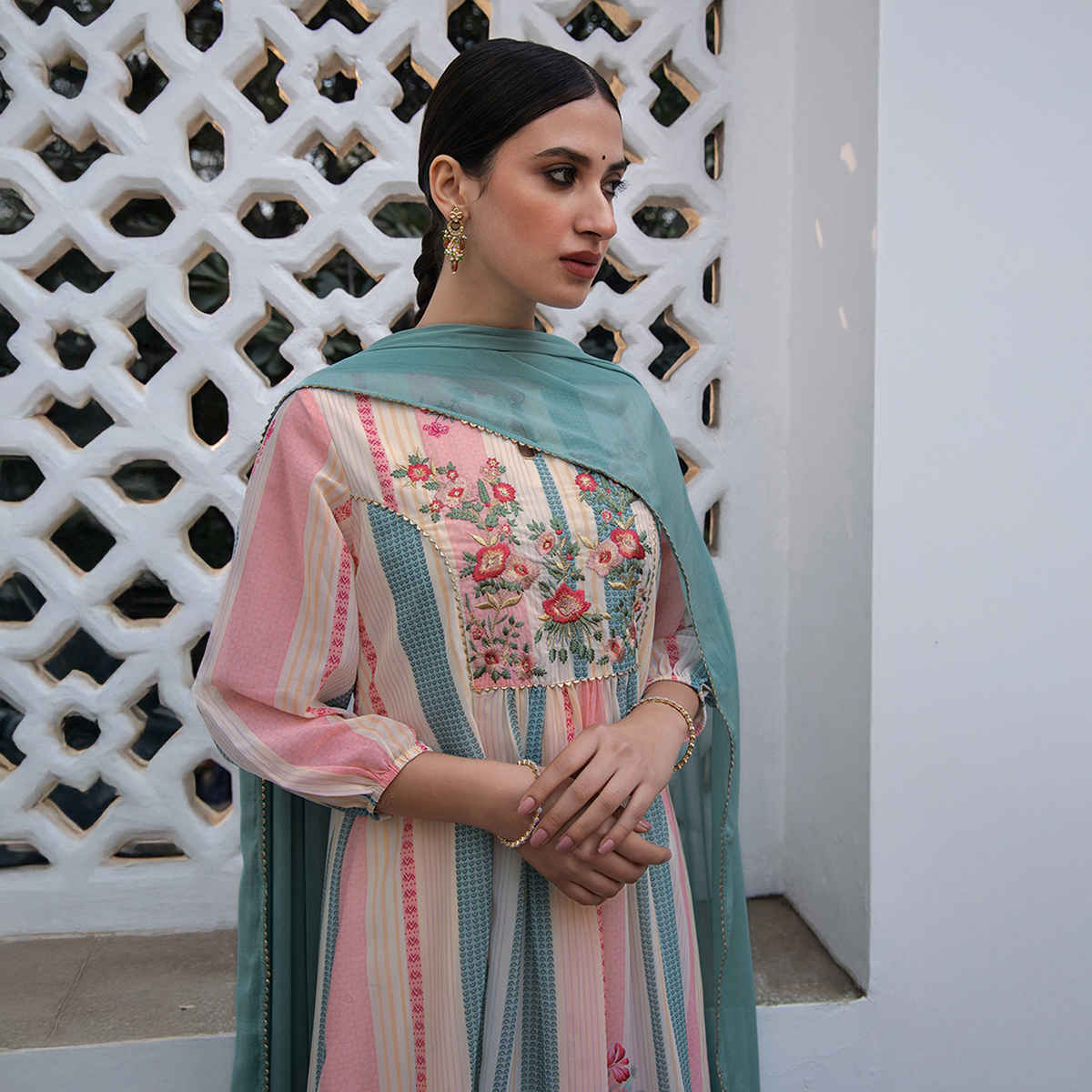 Janasya Women's Cream Georgette Floral Printed Embroidered A-Line Kurta Set | L