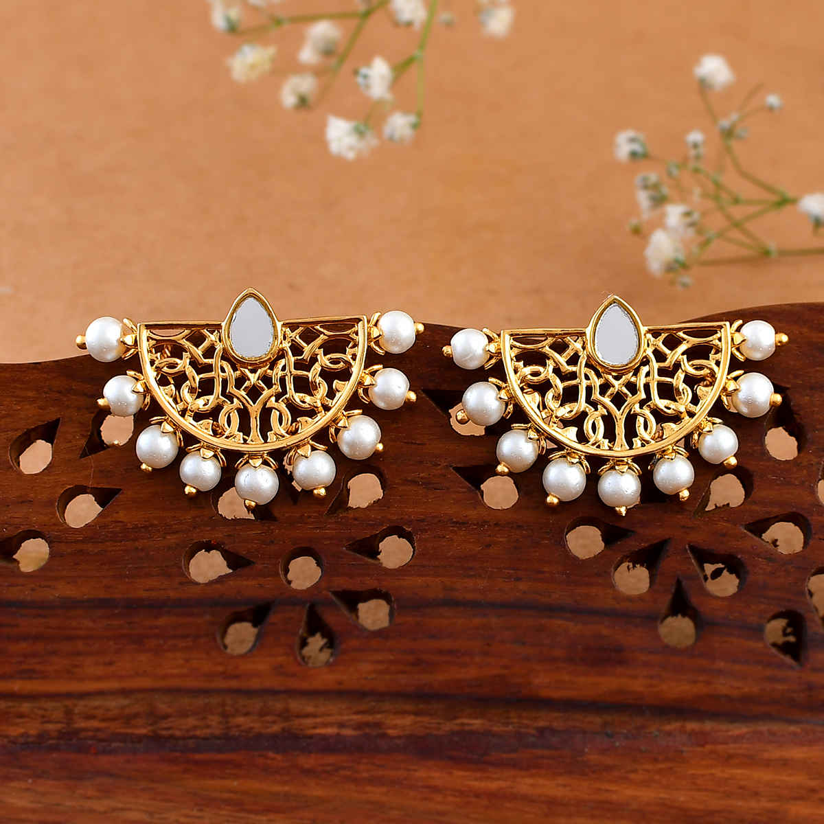 Voylla Nazakat Pur Kashish Drop Earring