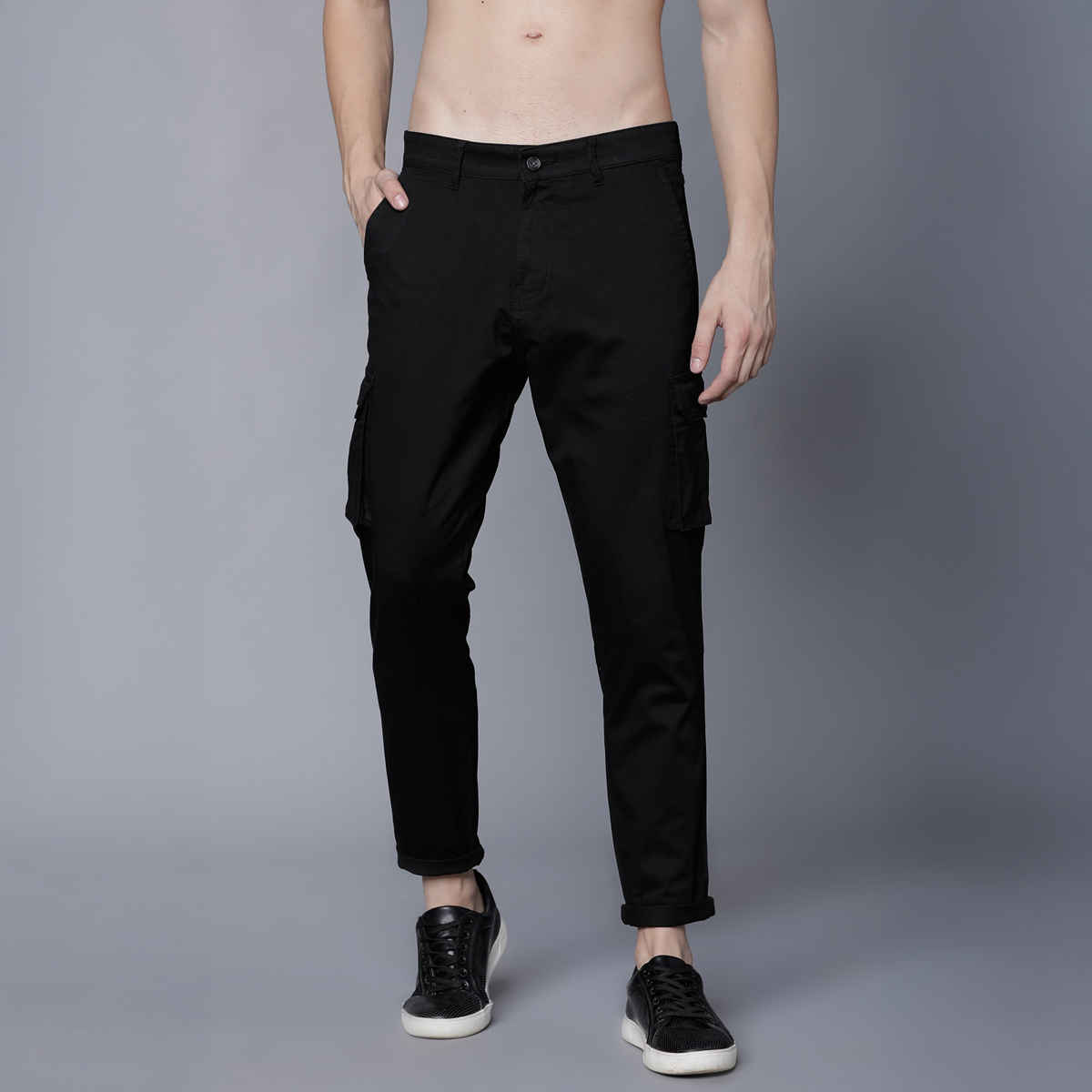 HIGHLANDER Men's Slim Fit Solid Cargos | Black - 32