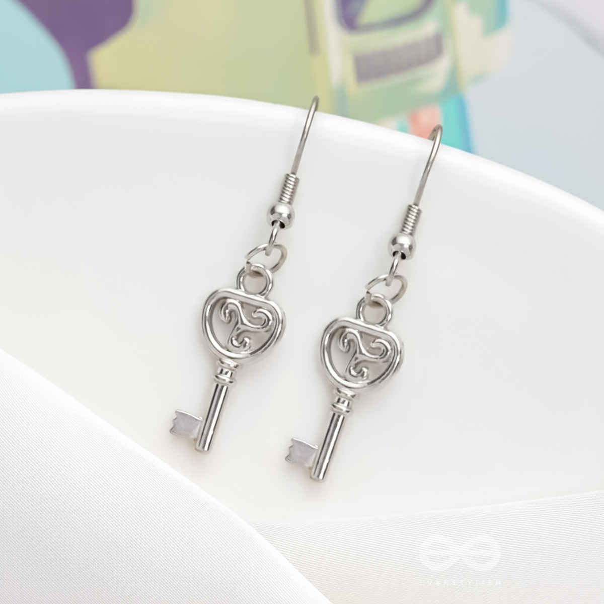 Everstylish Locke & Key- Silver Earrings