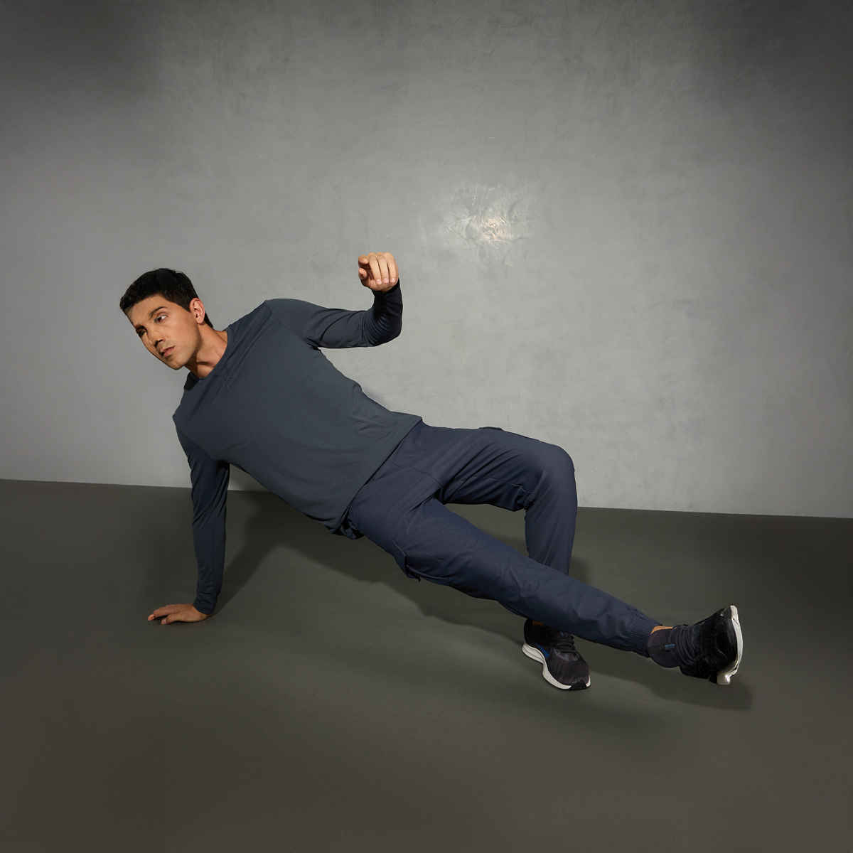 Technosport Men's Poly Solid Slim Fit Round Neck Full Sleeve Sports T-shirt | Carbon Grey - XL