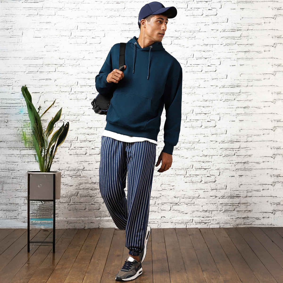 Nobero Men's Oversized Solid Hoodie | Navy Blue - M