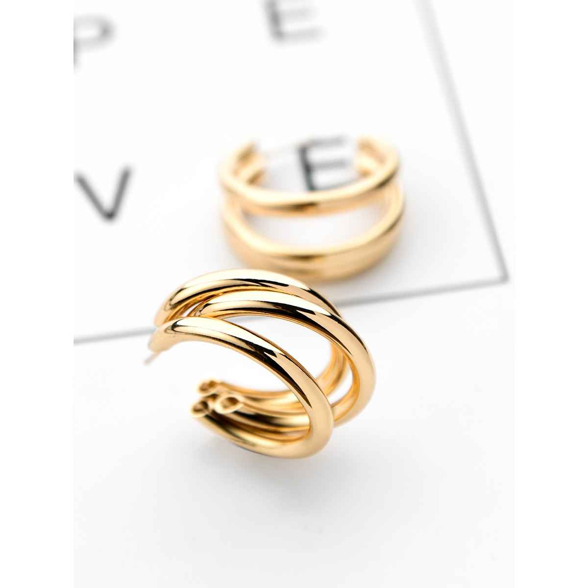 Everstylish The Elegant Statement Makers - Golden Stud Earrings