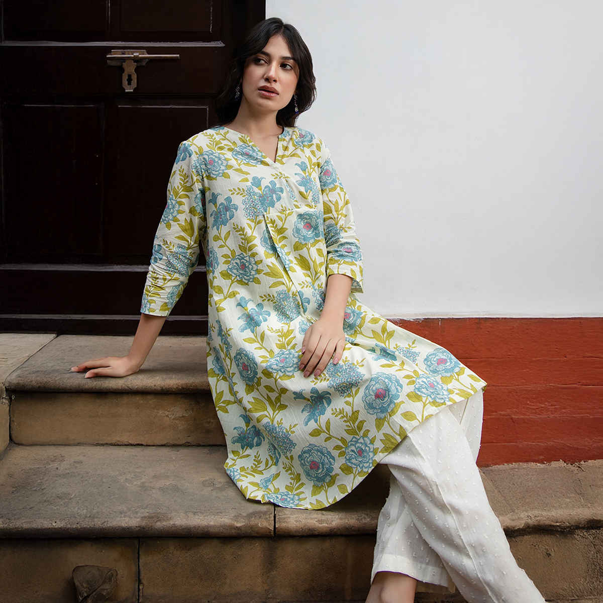 Janasya Women's Off White Pure Cotton Floral Printed Regular Tunic | XL