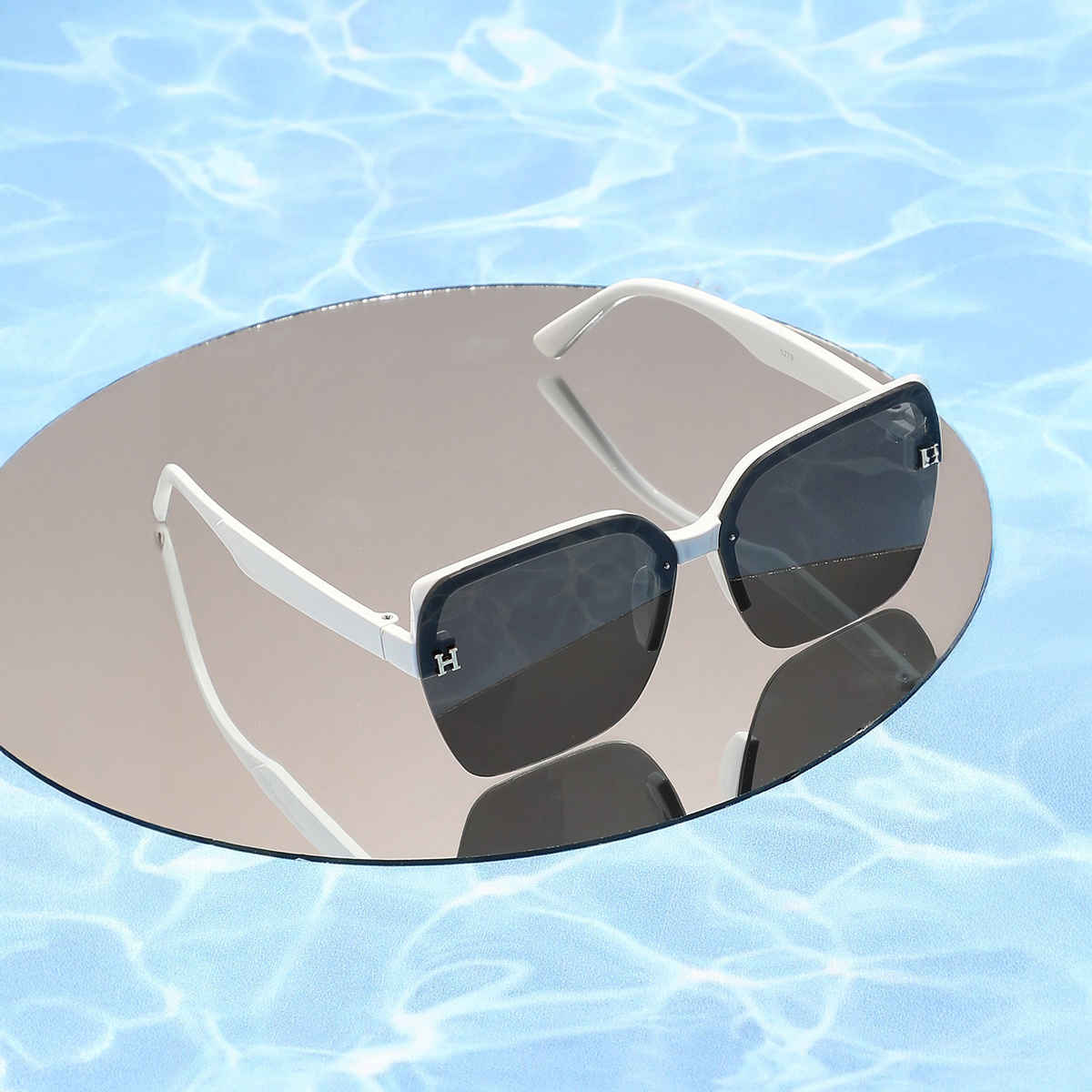 Haute Sauce Women's Polycarbonate Sunglasses | Black - One Size