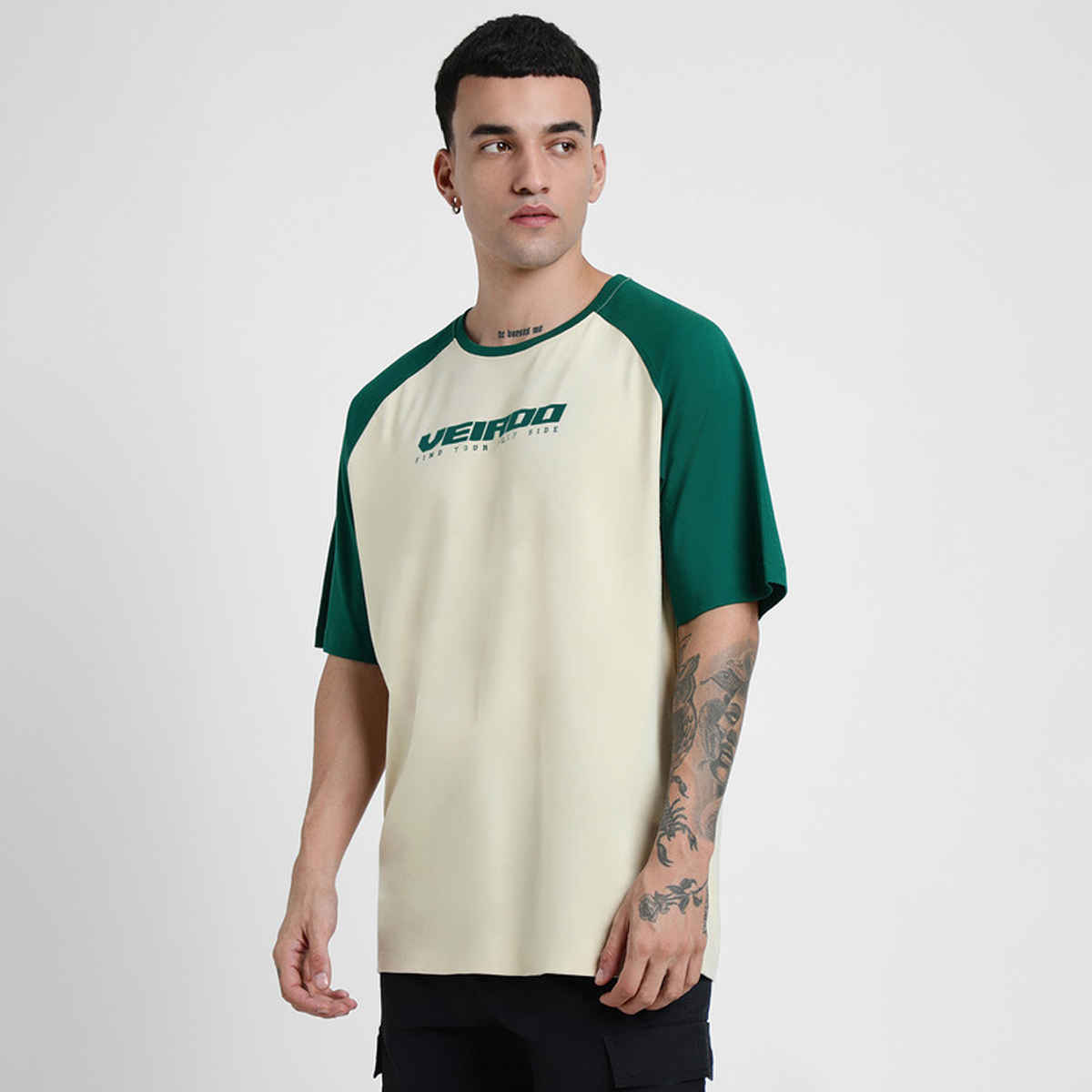 Veirdo Pure Cotton Oversized Fit Round Neck Swanwhite & Green Printed T-Shirt For Men - M