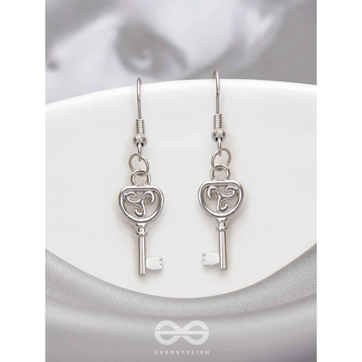 Everstylish Locke & Key- Silver Earrings