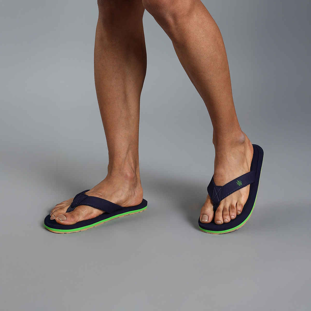 cult Men's Vetra Flip Flops | Navy - UK 9