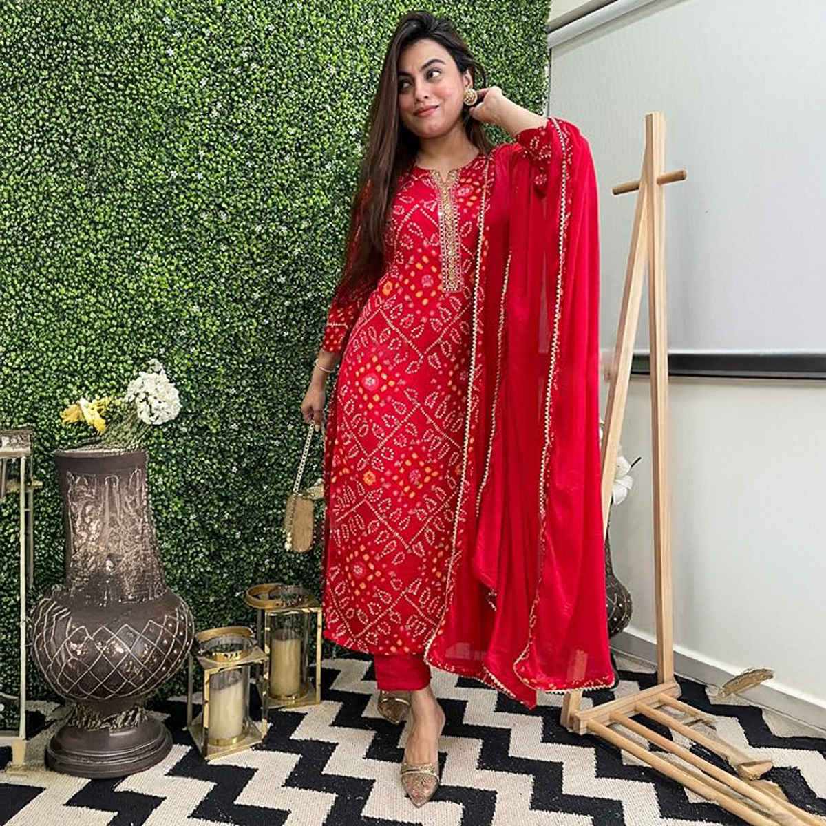 GoSriKi Women's Rayon Blend Straight Printed Kurta with Pant & Dupatta | TURAE | Red - M