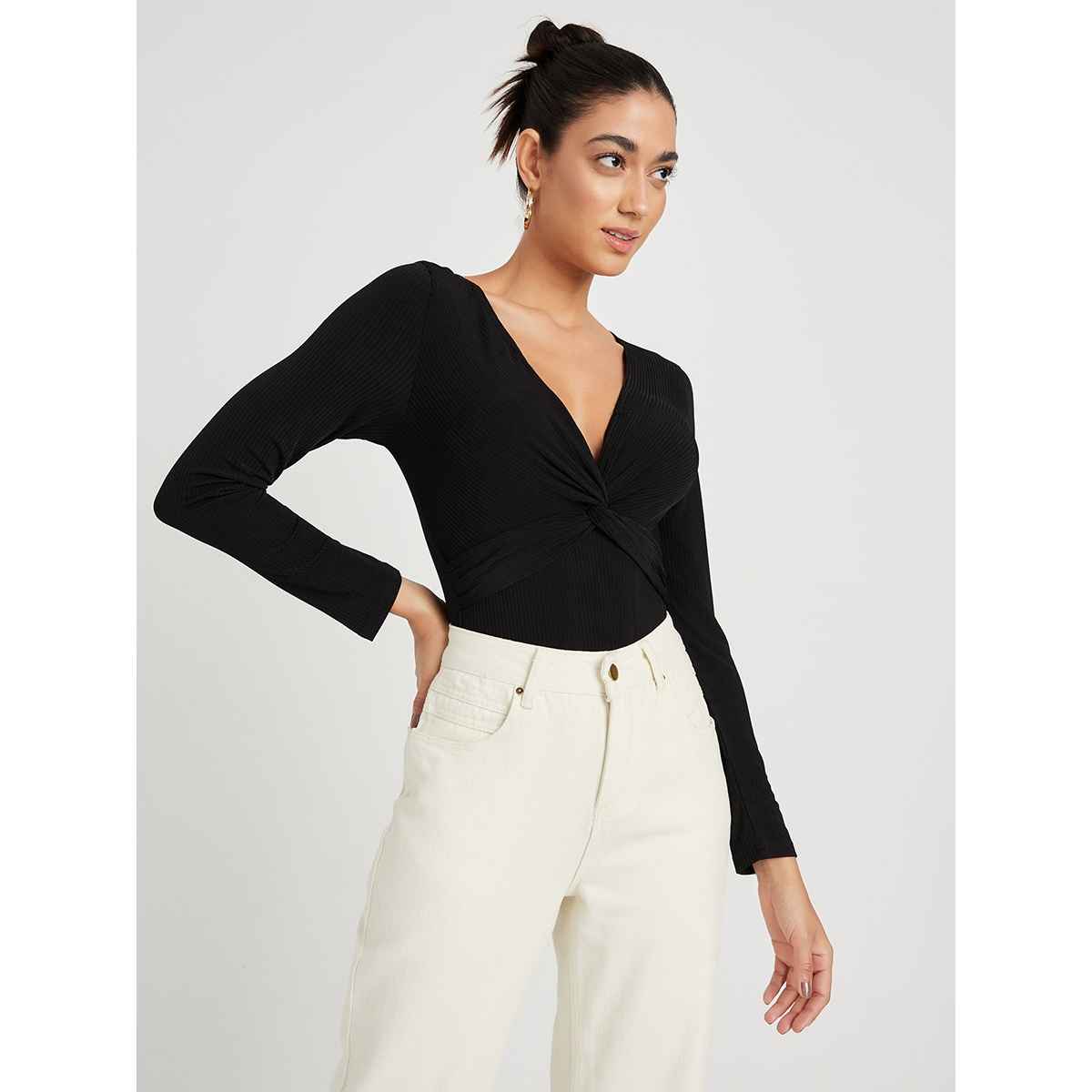 Styli Women's Fitted Bodysuit with V Neck, Knot Detail, Ribbed Fabric and Long Sleeves | Black - M