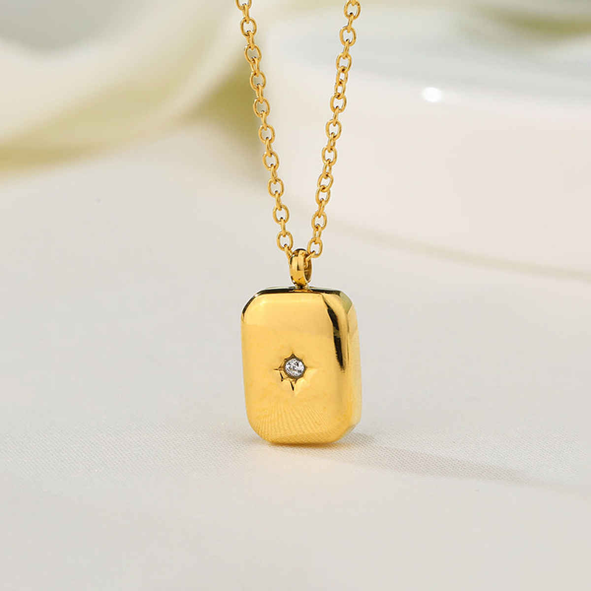 LabelShe White Gold-Plated Gold-Toned Geometric Pendant Necklace | LS-PS-26414