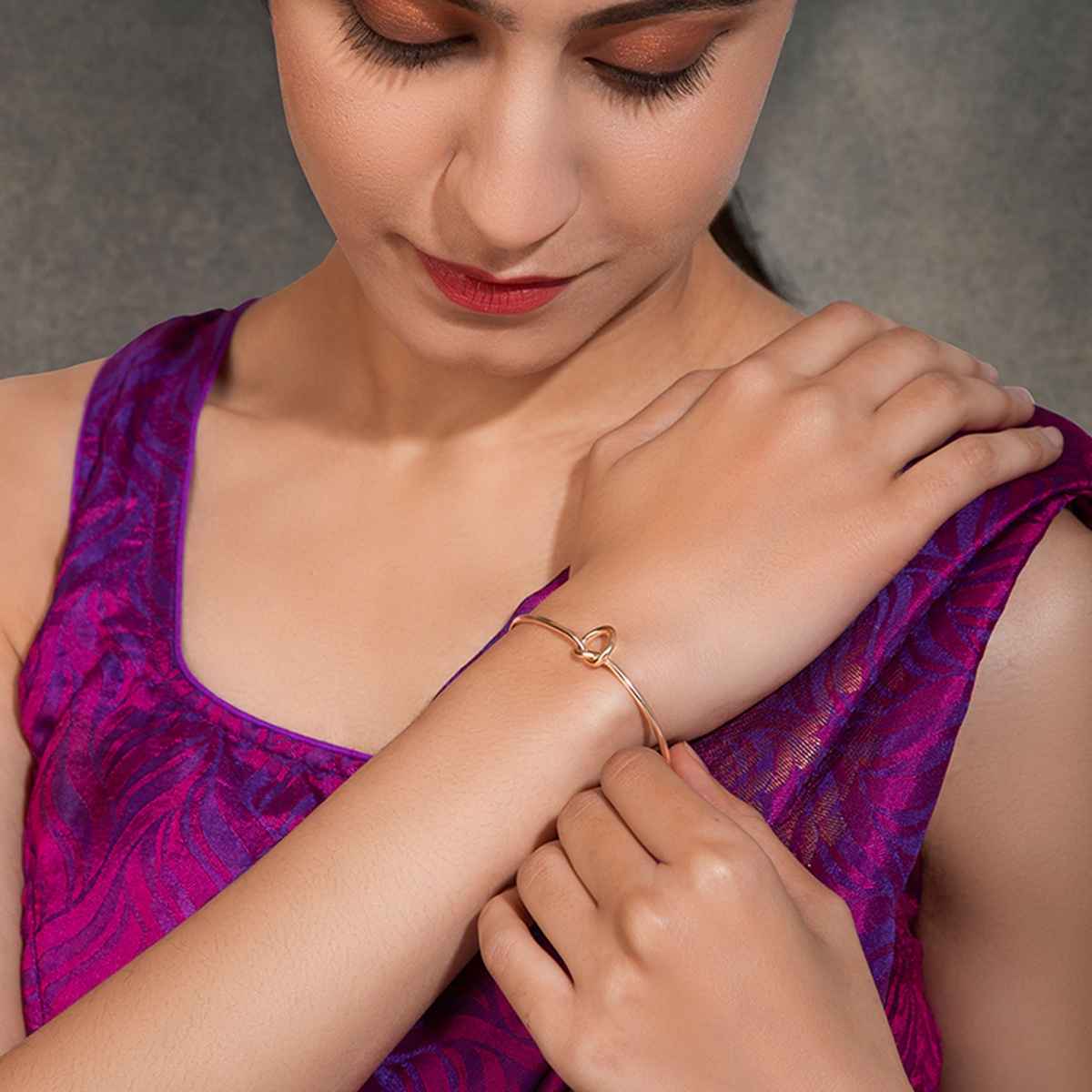 Peora Gold-Plated Gold Plated Kada Bracelet For Women'S (Gold 7.1 Gms)