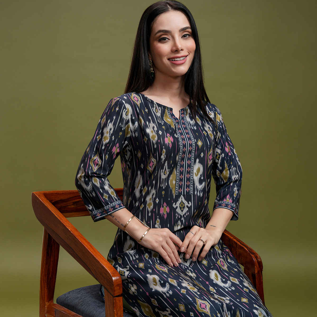 Vishudh Women's Printed Straight Kurta | VNKU014457 | Indigo - XL