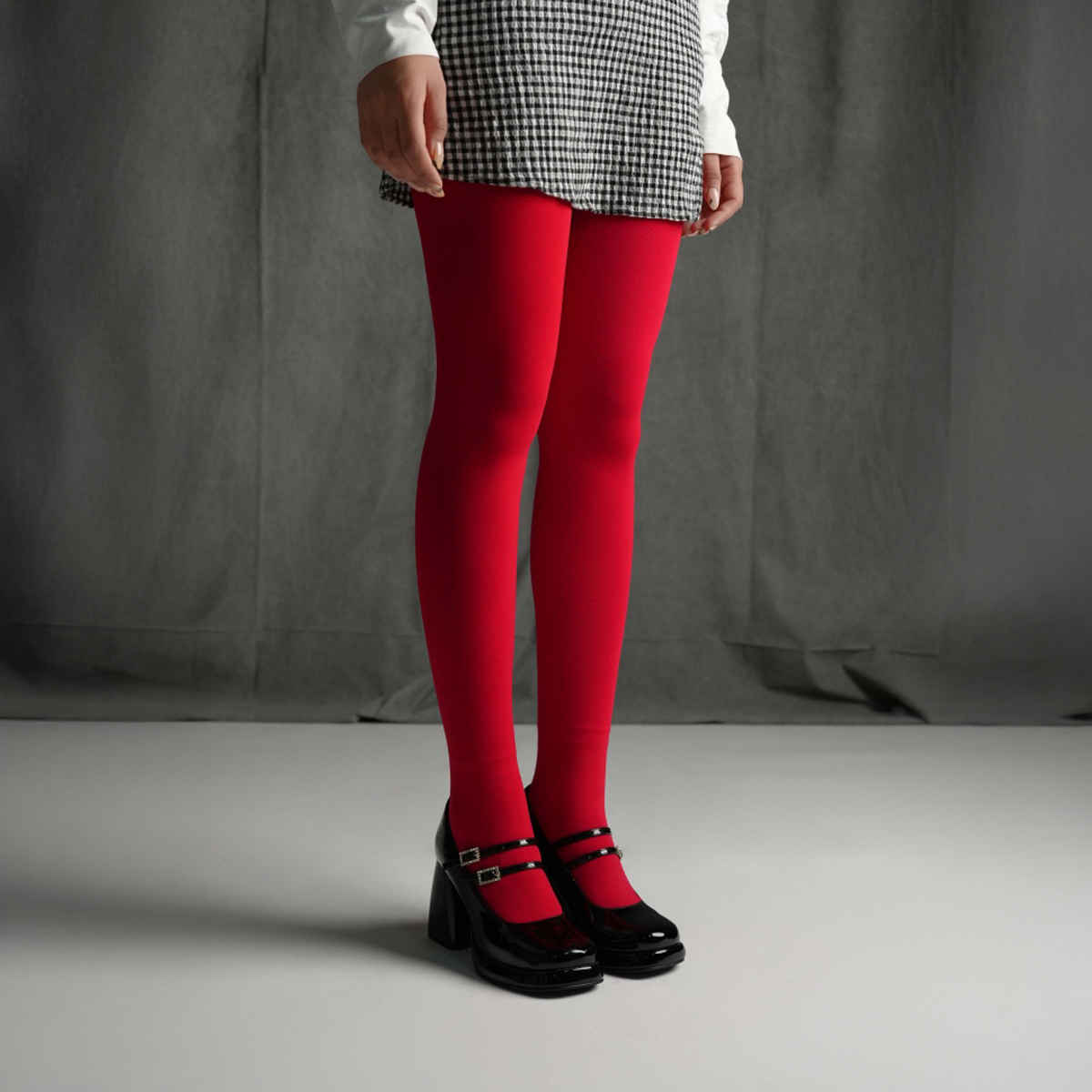 Theater Women's Rouge Stockings - Red