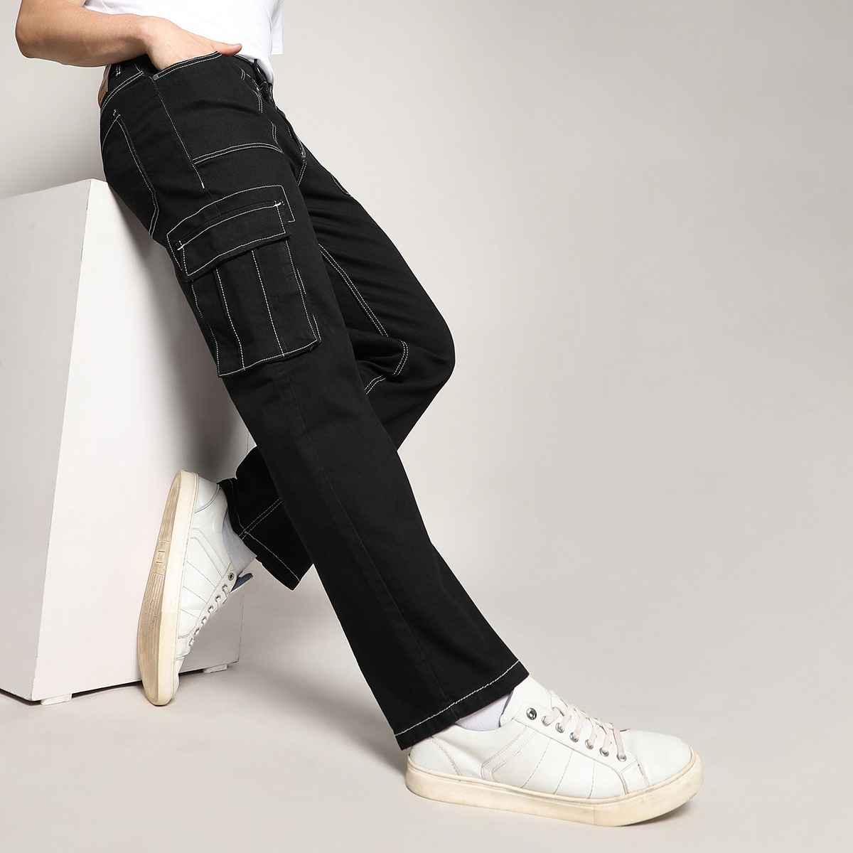 Campus Sutra Men's Contrast Stitched Cargo Denim Jeans | Black - 34