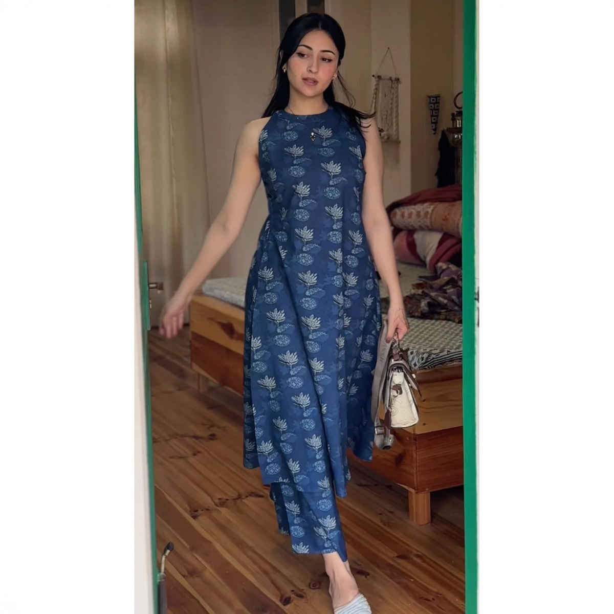 GoSriKi Women's Viscose Rayon Straight Printed Kurta with Pant | AASHVI | Blue - M