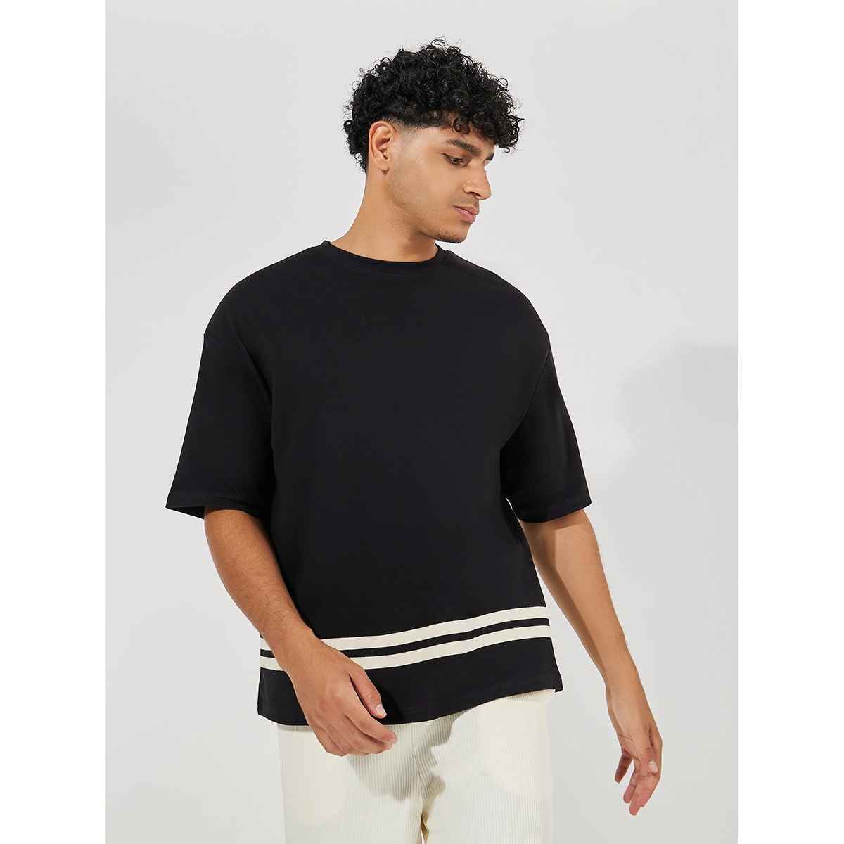 Styli Men's Oversized T-shirt with Back Printed Panel and Striped Hem | Black - XL