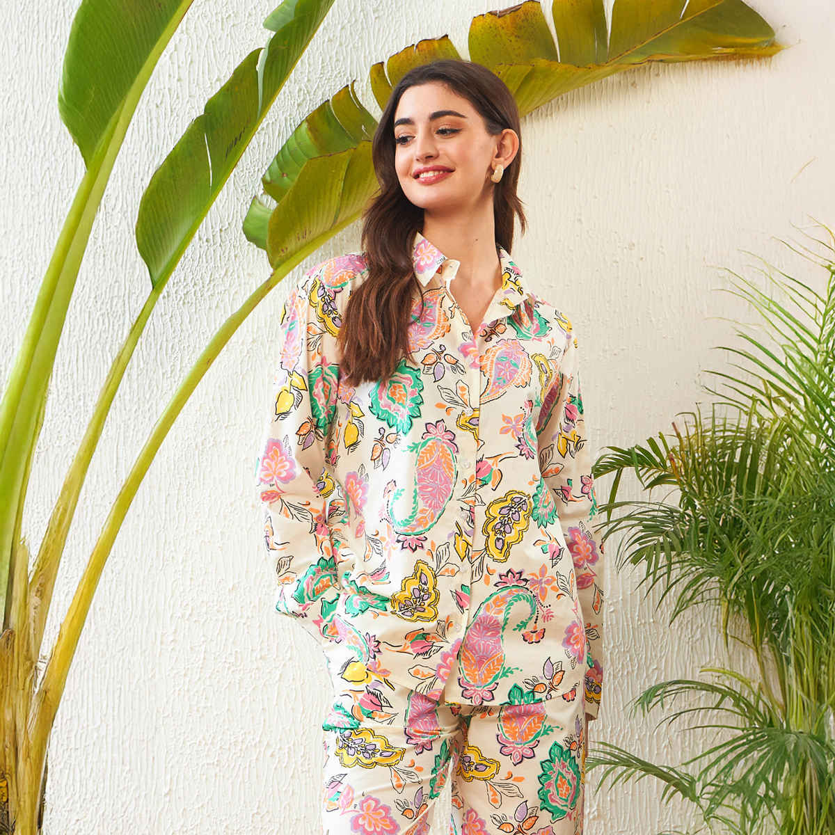 SASSAFRAS Women's Paisley Regular Shirt | Off-White - L