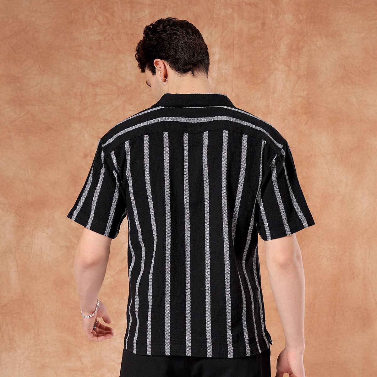 The Indian Garage Co Men's Relaxed Fit Striped Resort Half Sleeve Shirt | Black - M