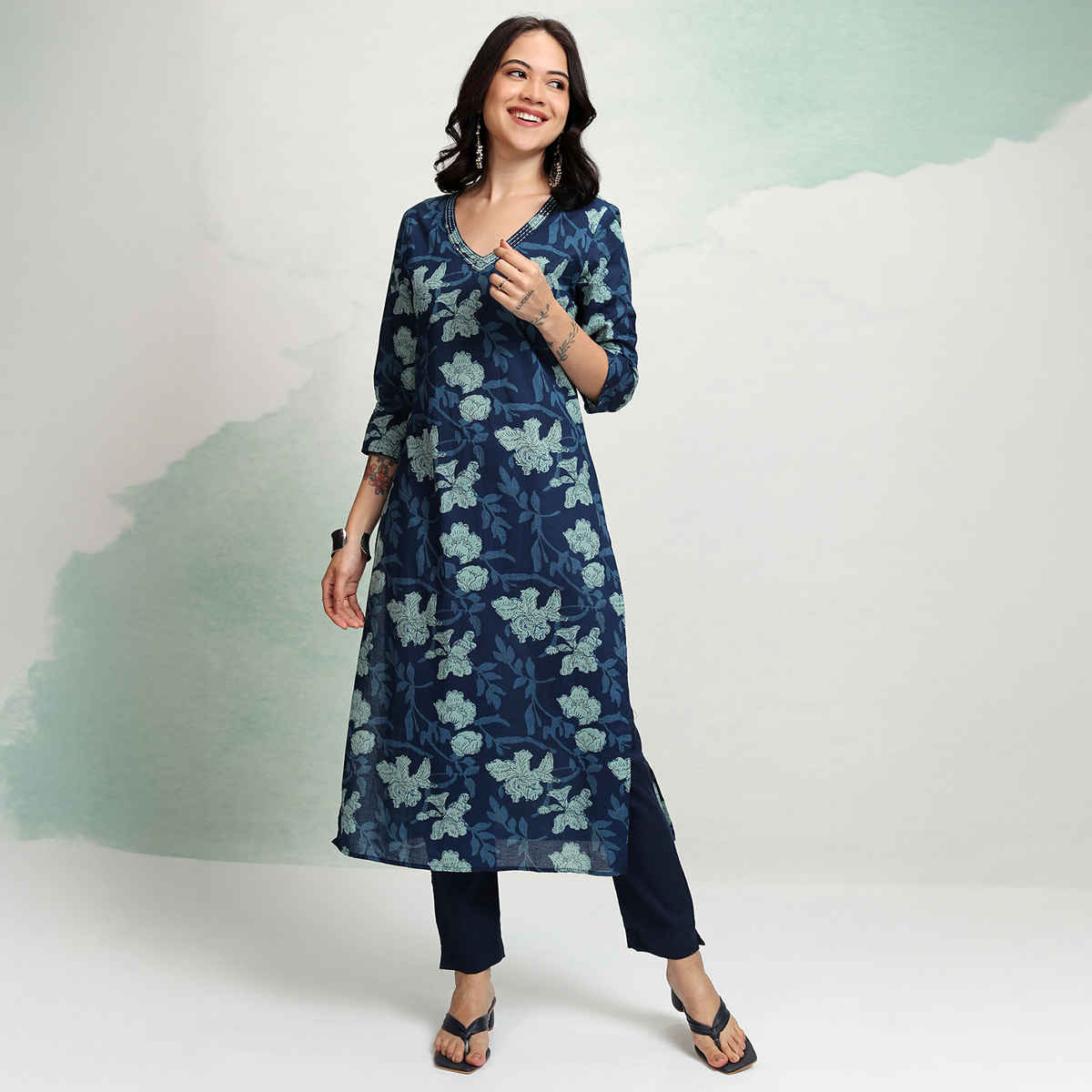 Vishudh Women's Floral Print Straight Kurta | PVKU000003 | Navy Blue - L