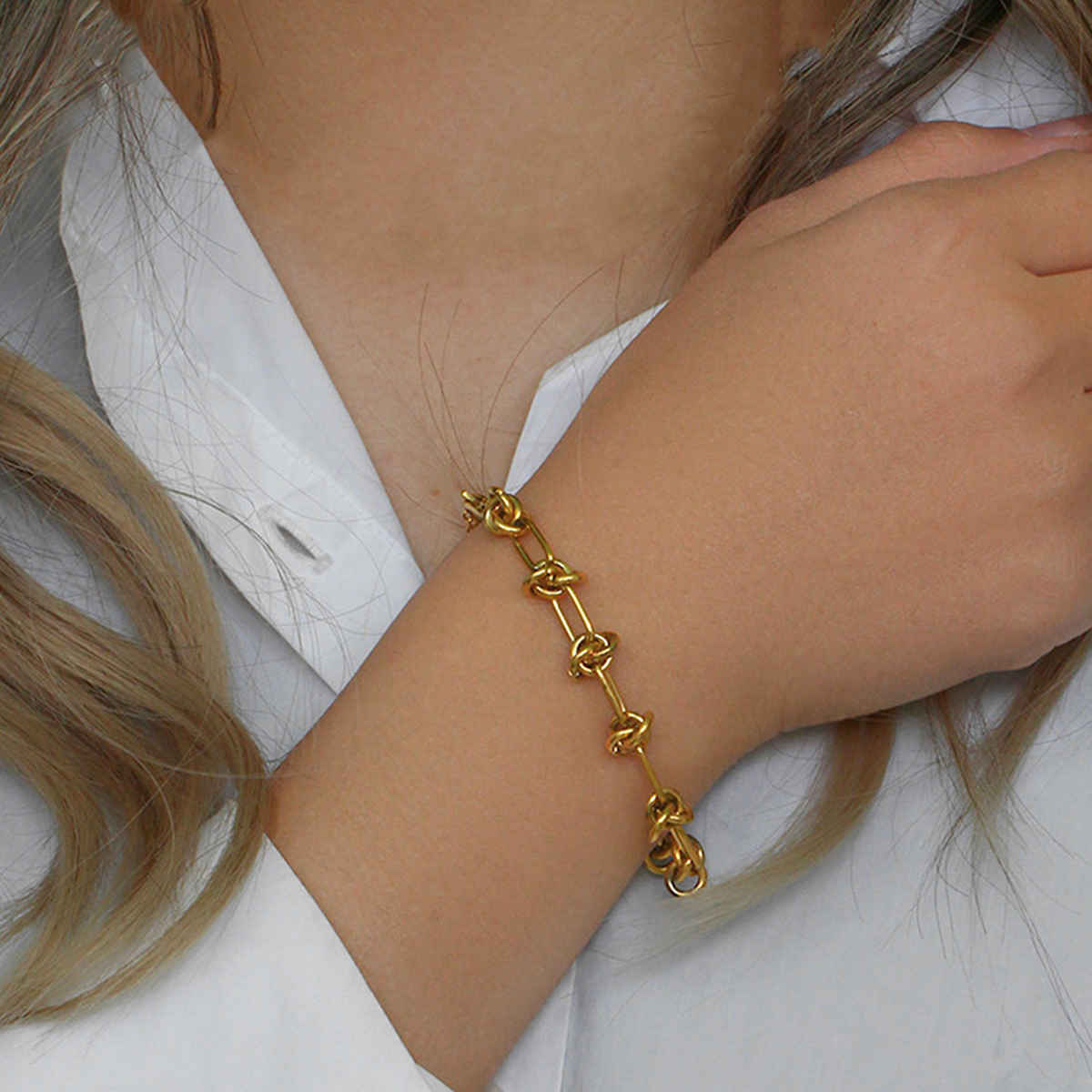 LabelShe Gold Plated Stainless Steel Knotted Chain Bracelet | LS-BNG-16180