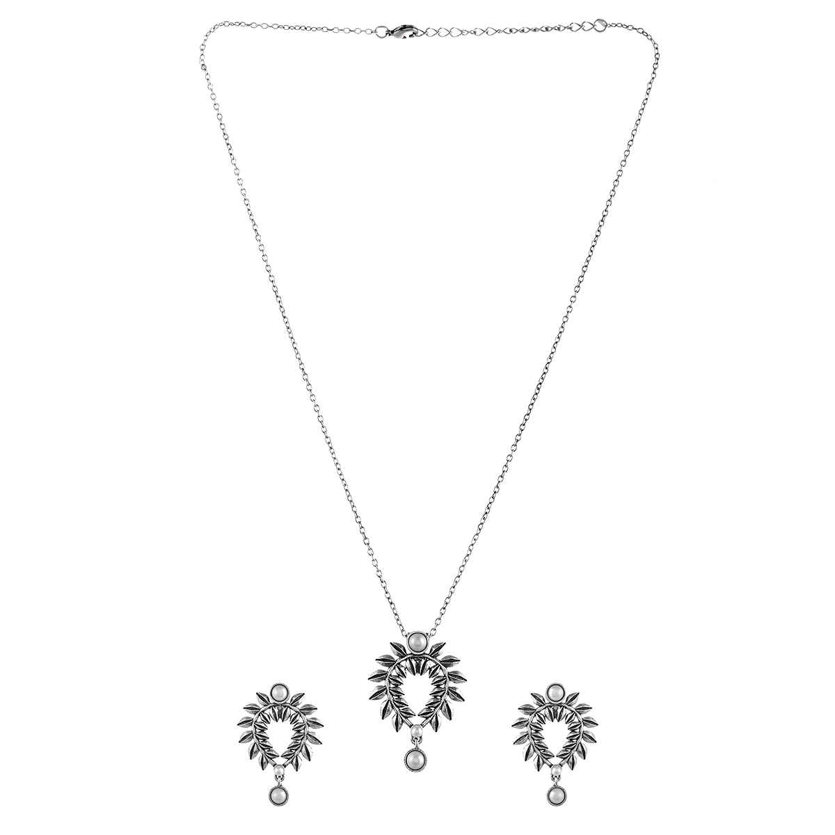 Voylla Fresh Fern Petal Pendant Set