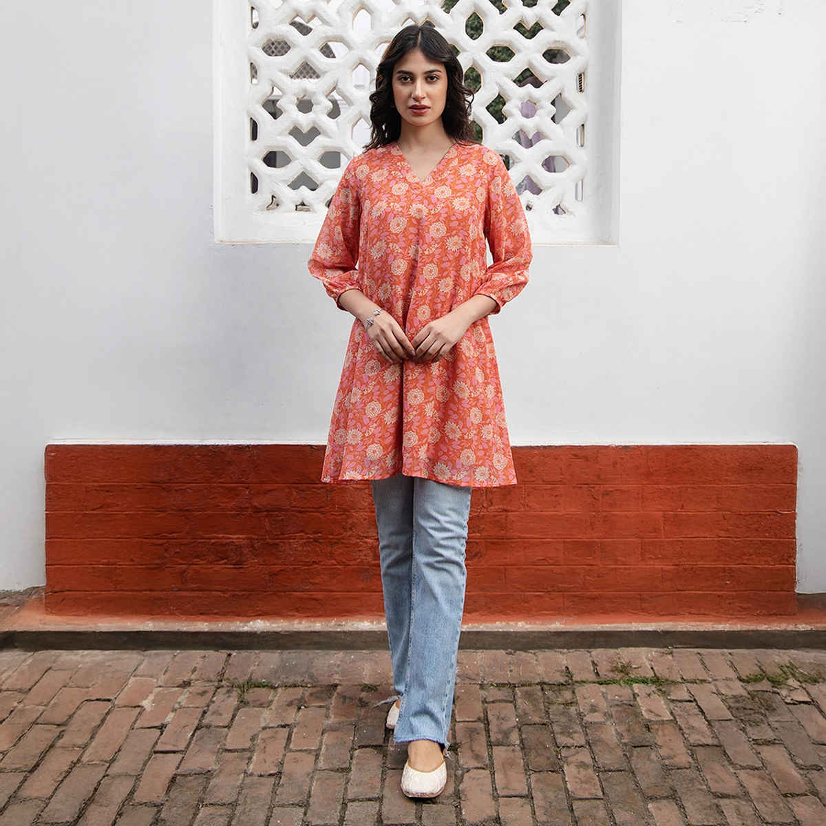 Janasya Women's Orange Georgette Floral Printed Regular Tunic | L