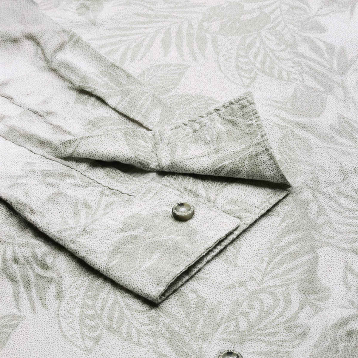 The Indian Garage Co Men's Slim Fit Tropical Casual Shirt | Grey - L