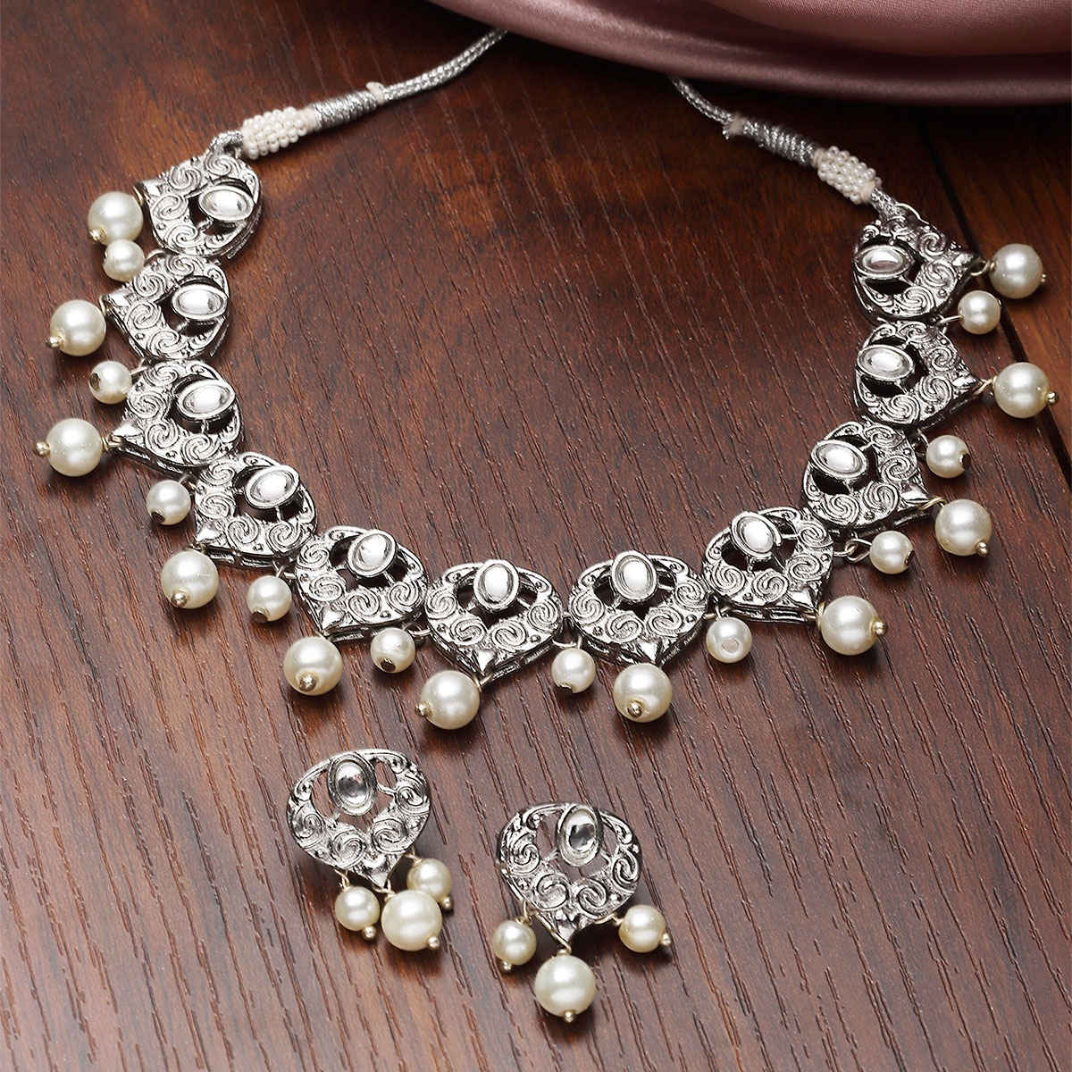 Karatcart Women's Jewellery Set White and Silver | 11017421