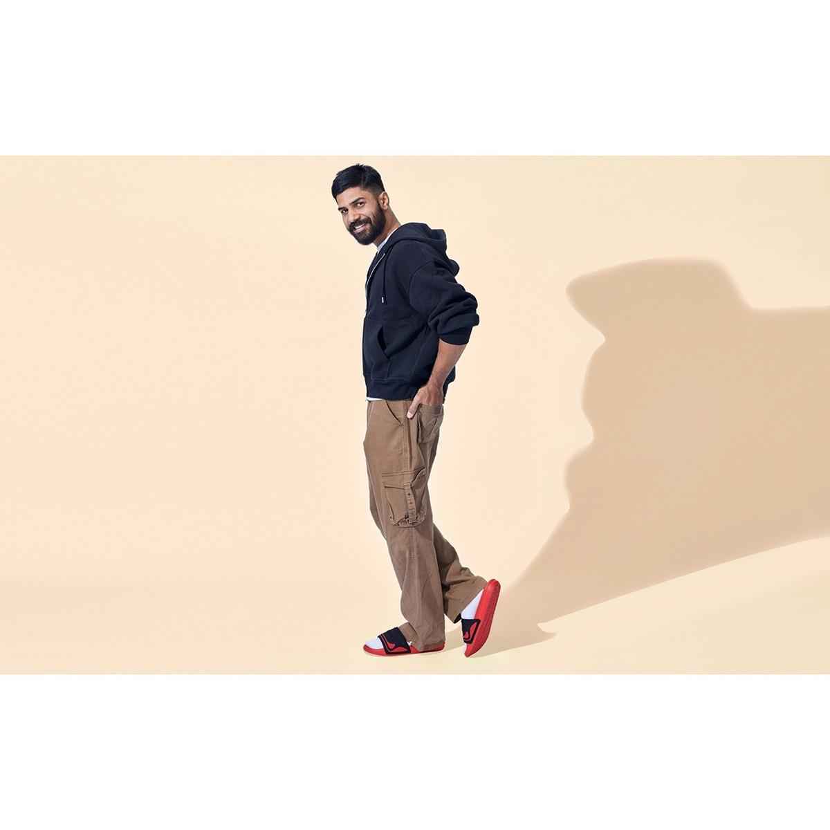 Neeman's Travel Slides | Black / Red | Size-9