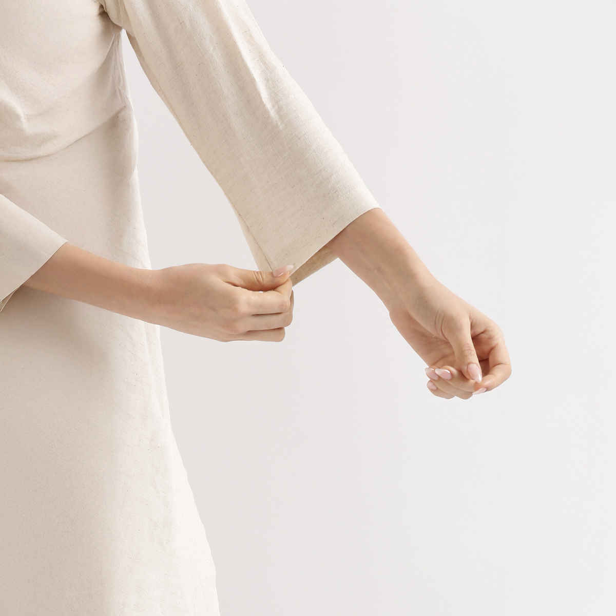 Saadaa Women's Long Airy Linen Kurta | Ecru - L