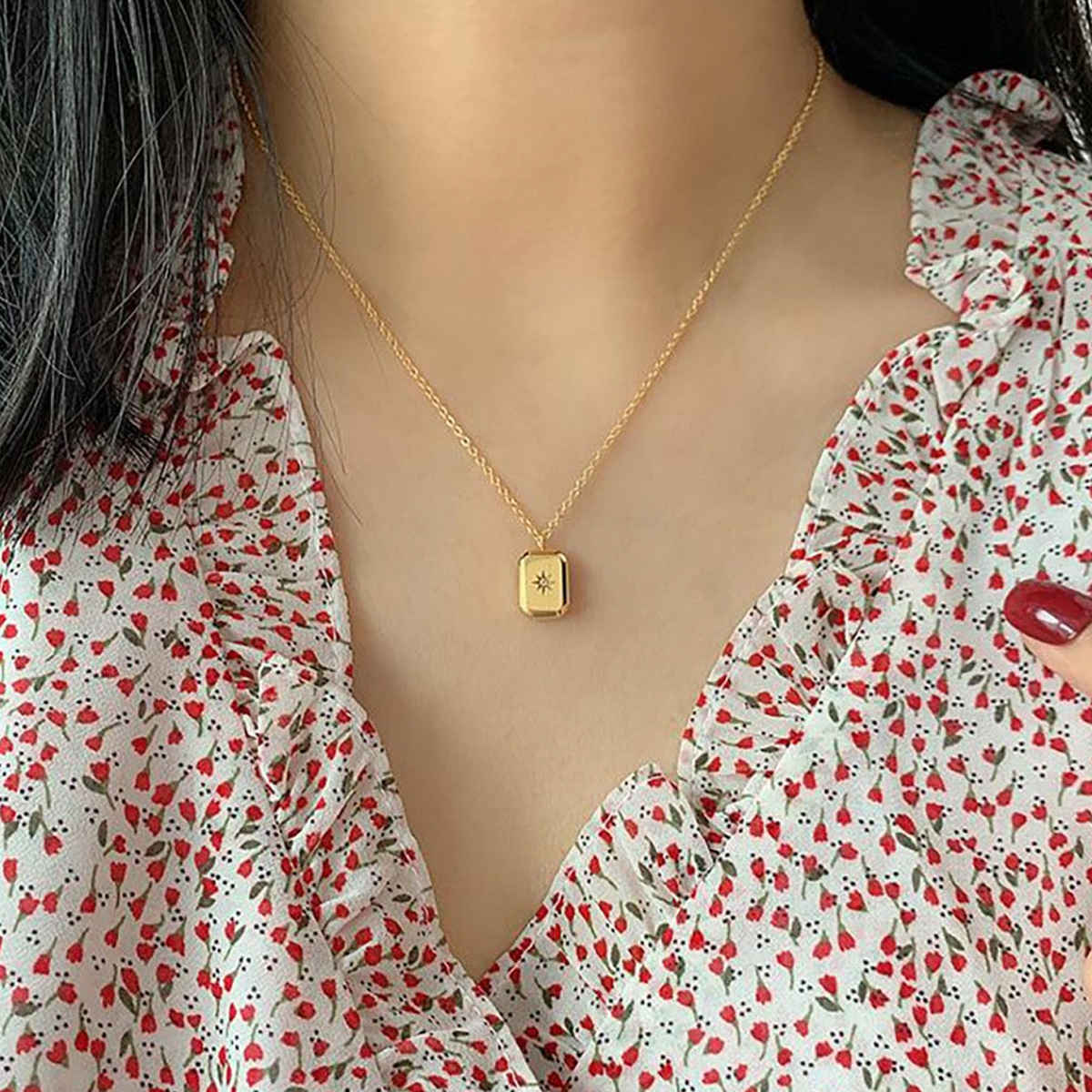 LabelShe White Gold-Plated Gold-Toned Geometric Pendant Necklace | LS-PS-26414
