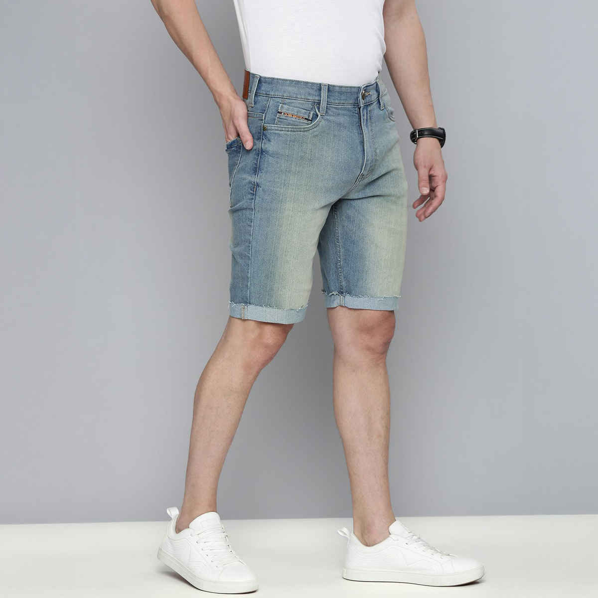 The Indian Garage Co Men's Slim Fit Solid Casual Shorts | Blue - 28