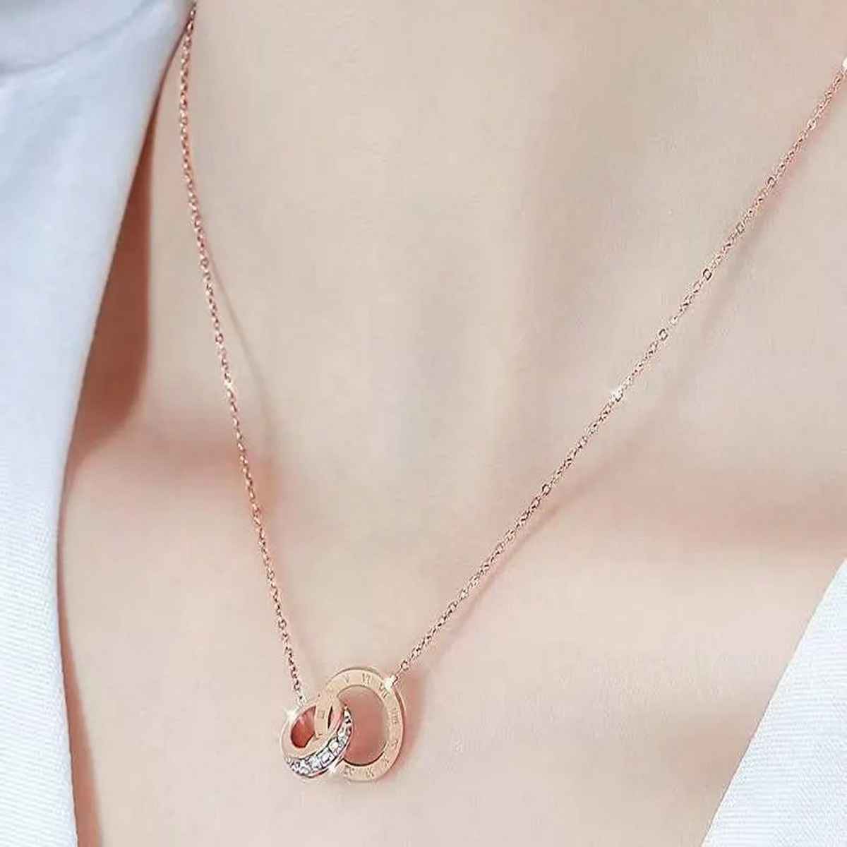 Fashion Frill Women's Interlocking Rings Pendant Chain Gold Onesize