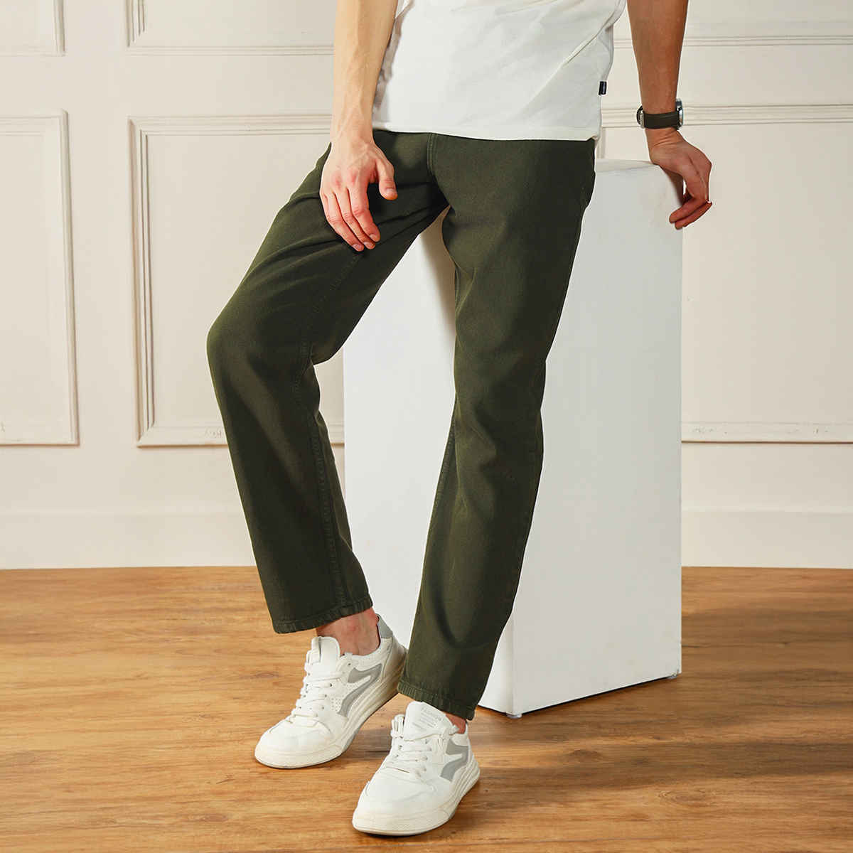 Dennis Lingo Men's Relaxed Fit Mid-Rise Clean Look Jeans | Olive | 32
