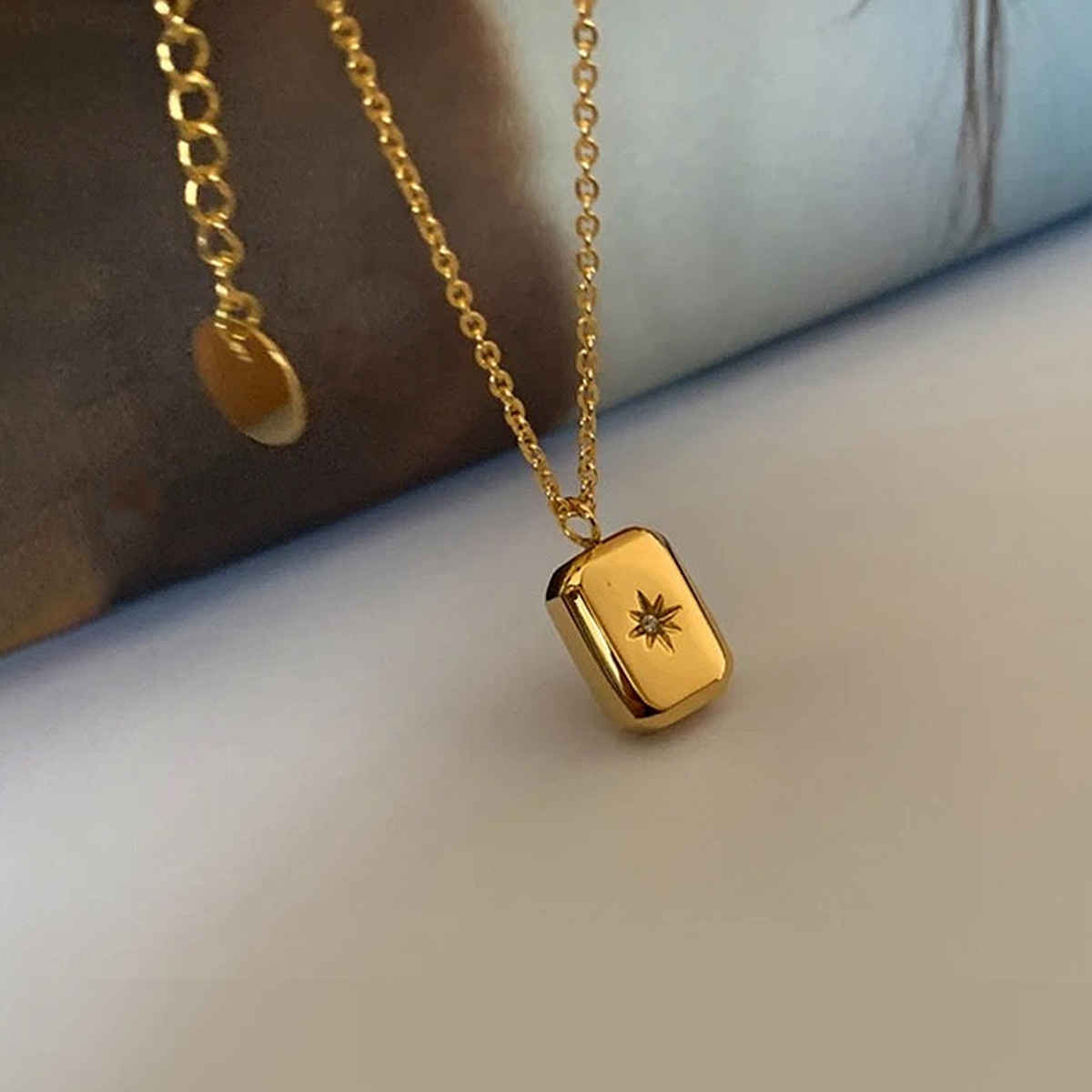 LabelShe White Gold-Plated Gold-Toned Geometric Pendant Necklace | LS-PS-26414