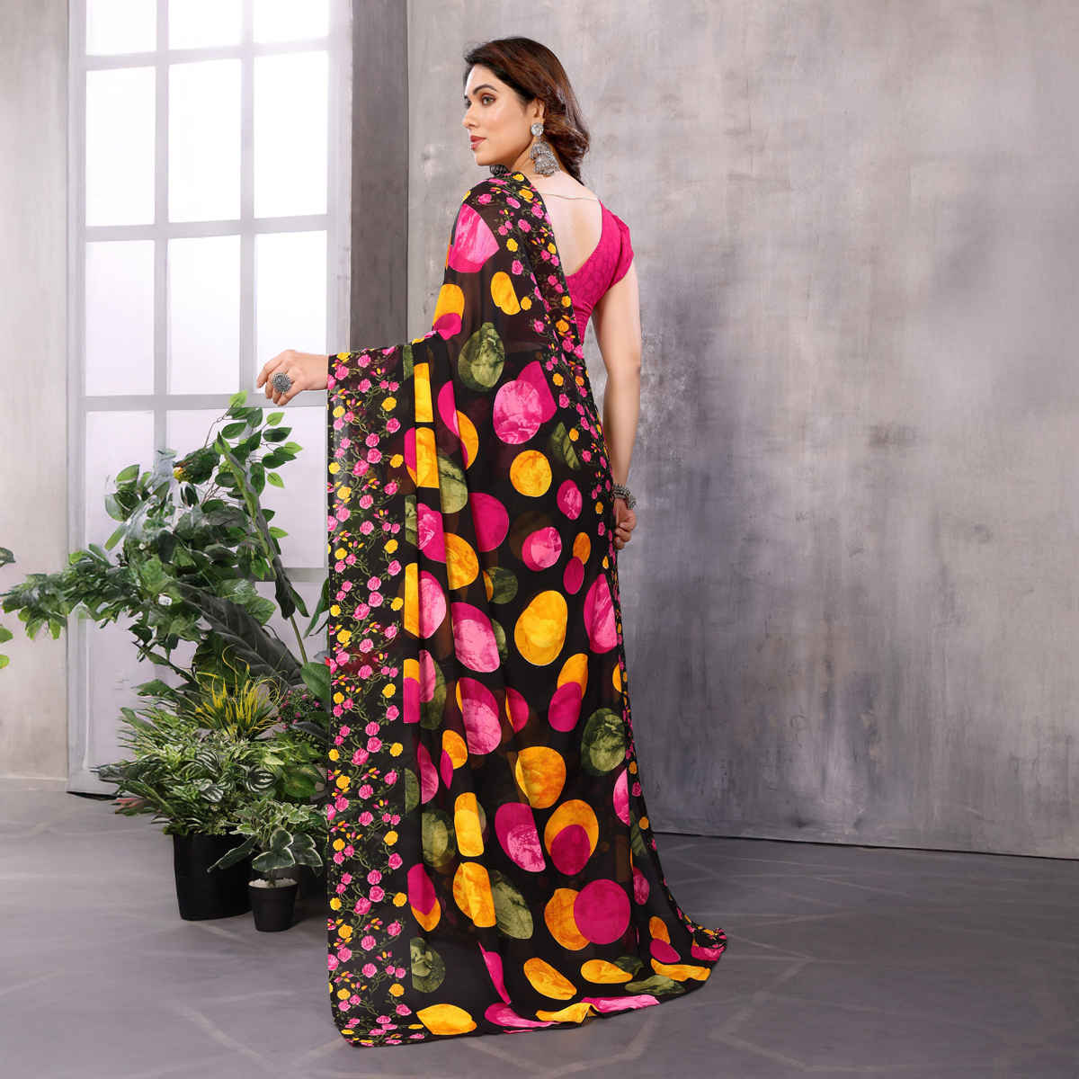 TTH Saree Women's Bollywood Georgette Saree | Black Coin Pink