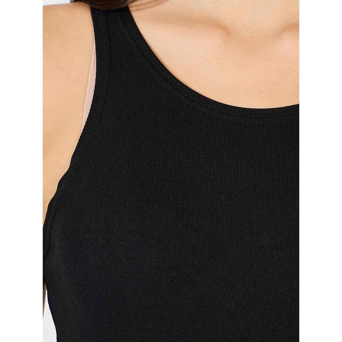 Styli Women's Ribbed Knit Fitted Bodysuit with Solid Design | Black - M